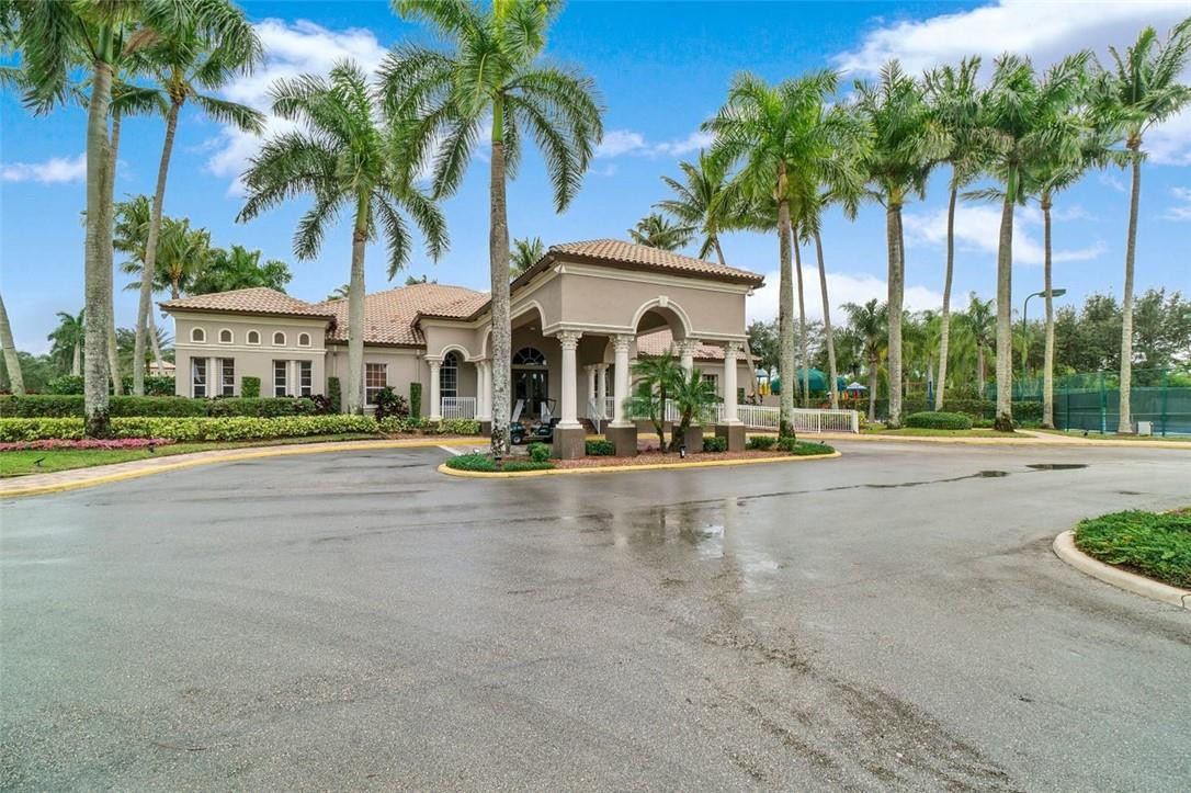 Mizner Pointe - Residential