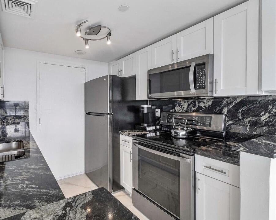 HOME TOWER CONDO - Residential