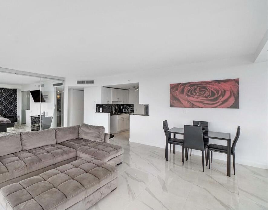 HOME TOWER CONDO - Residential