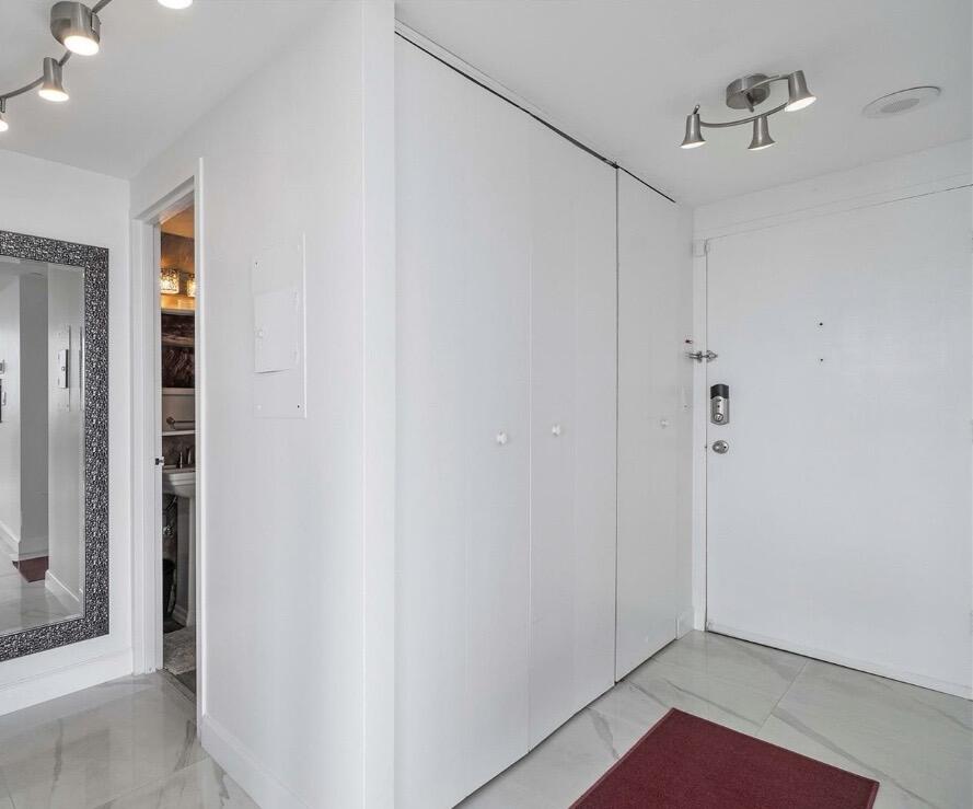 HOME TOWER CONDO - Residential