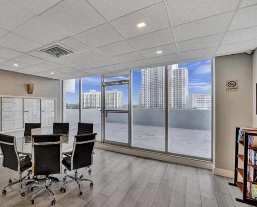 HOME TOWER CONDO - Residential
