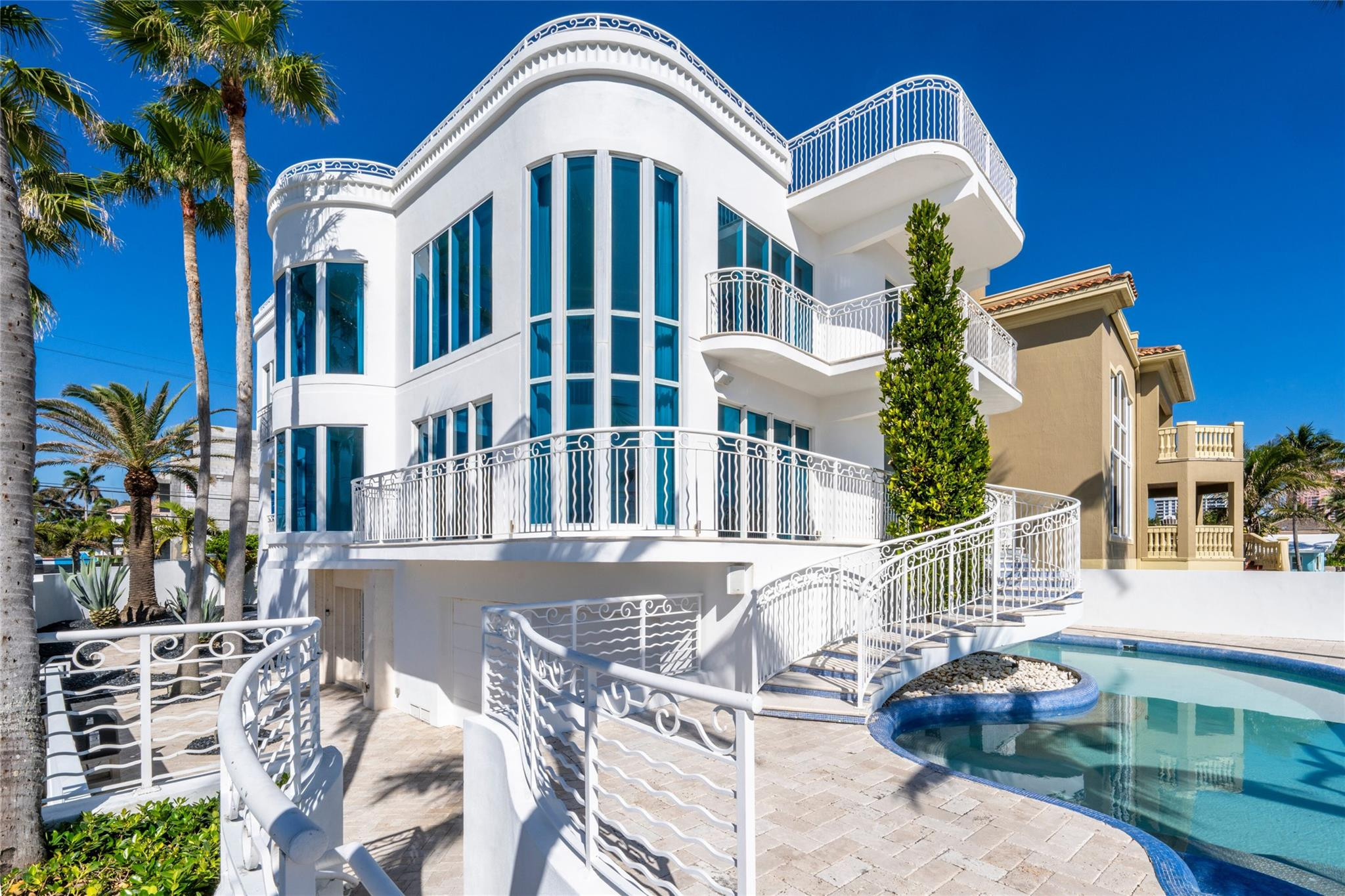 Las Olas By The Sea Ext 3 - Residential