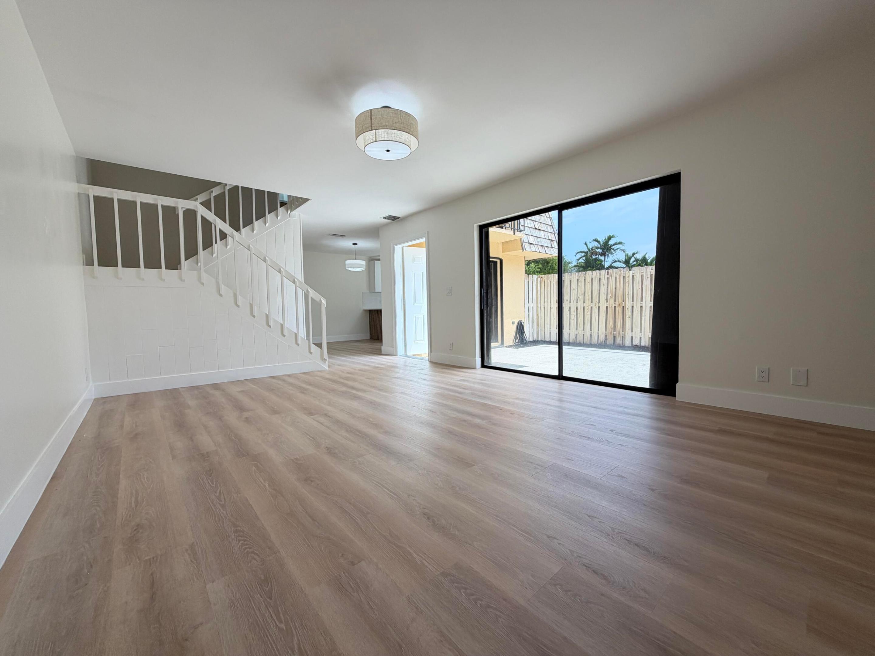 LAKEWOOD OF PALM SPRINGS - Residential