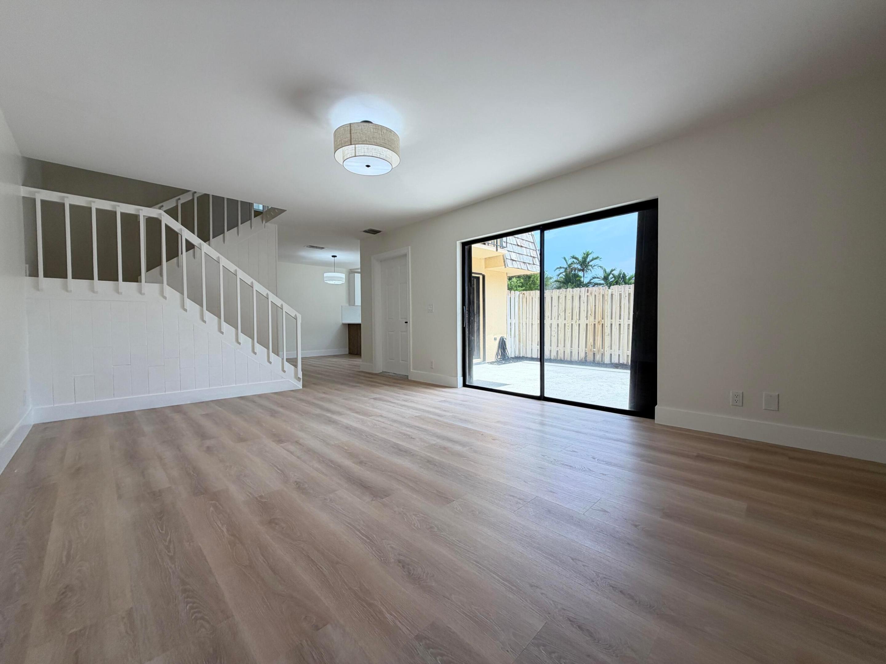 LAKEWOOD OF PALM SPRINGS - Residential