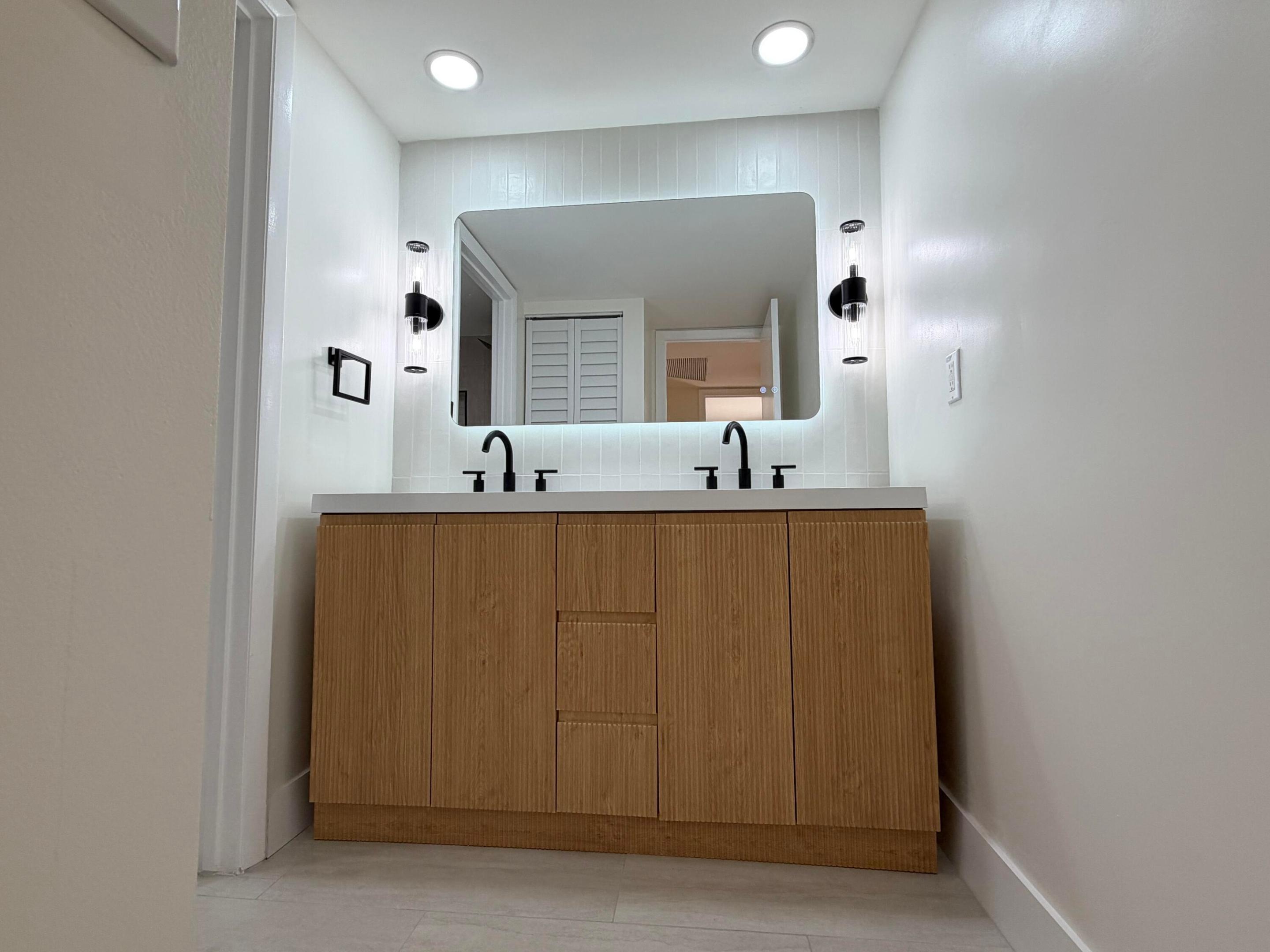 LAKEWOOD OF PALM SPRINGS - Residential