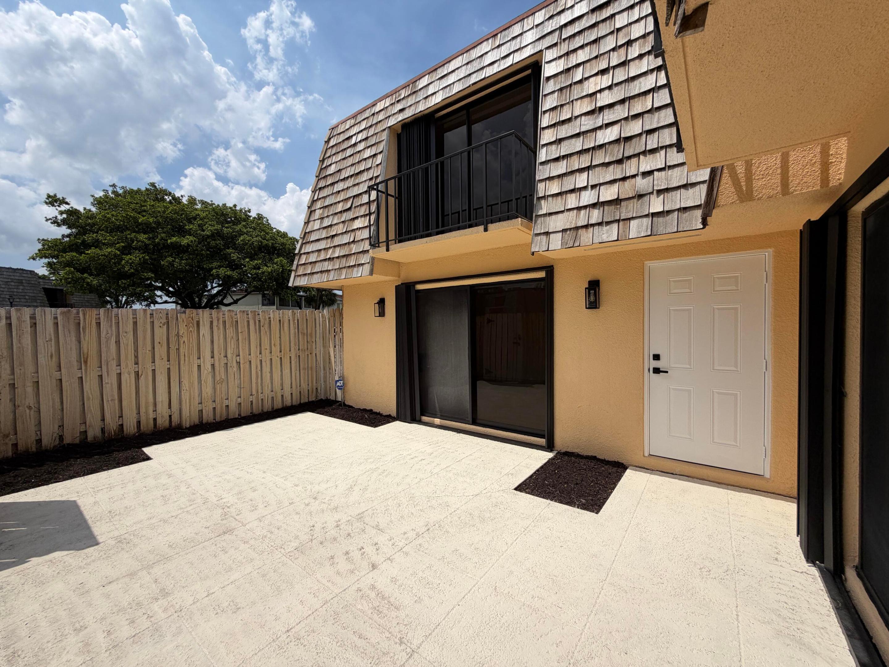 LAKEWOOD OF PALM SPRINGS - Residential
