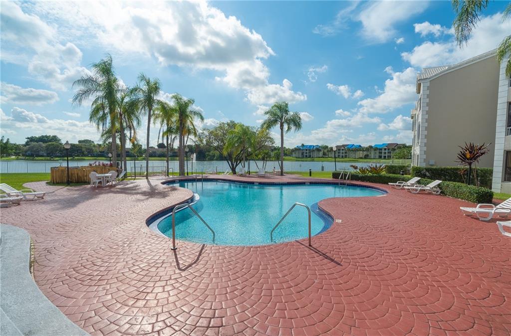 Lakeview Club - Residential
