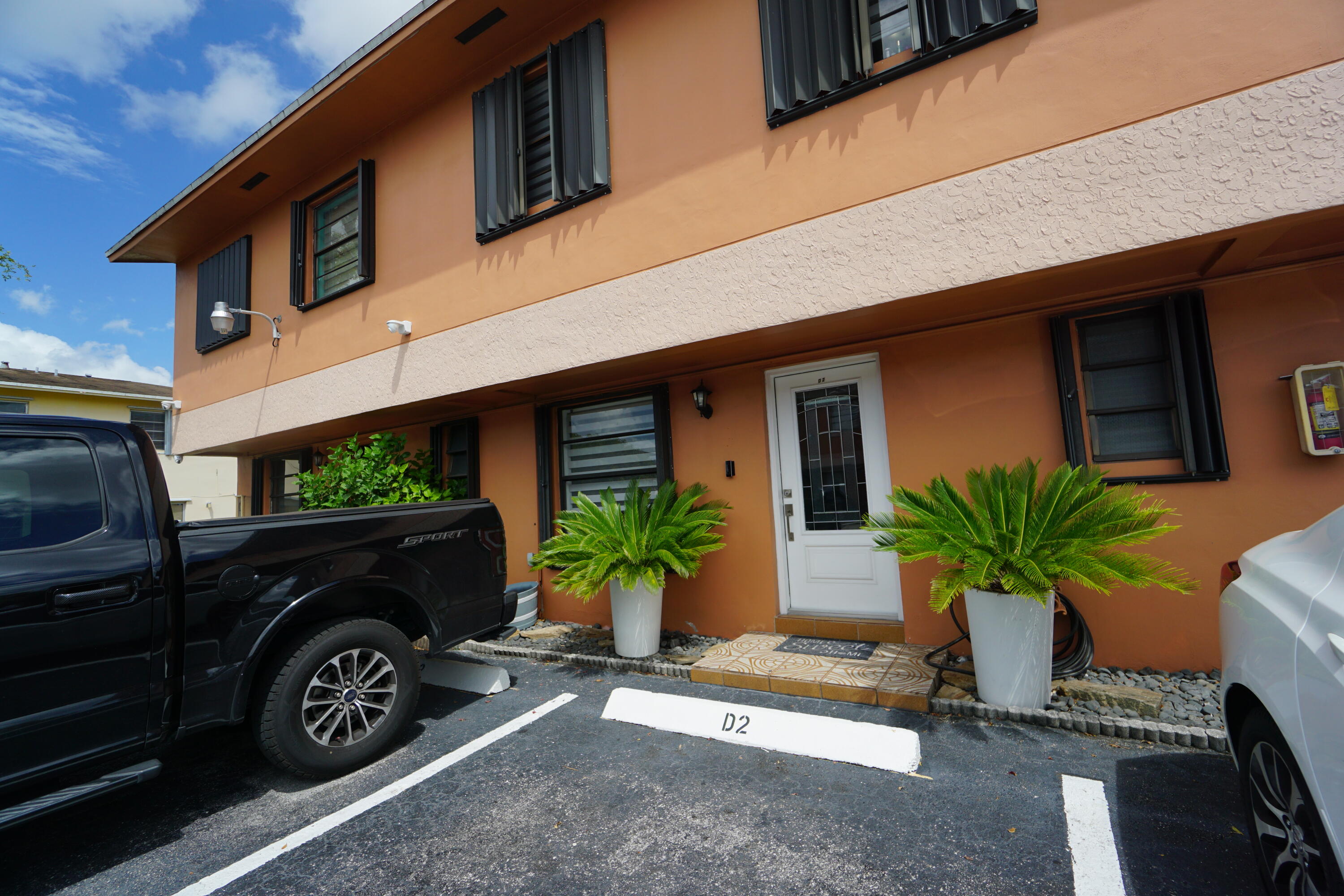 HIALEAH CLUB CONDO - Residential