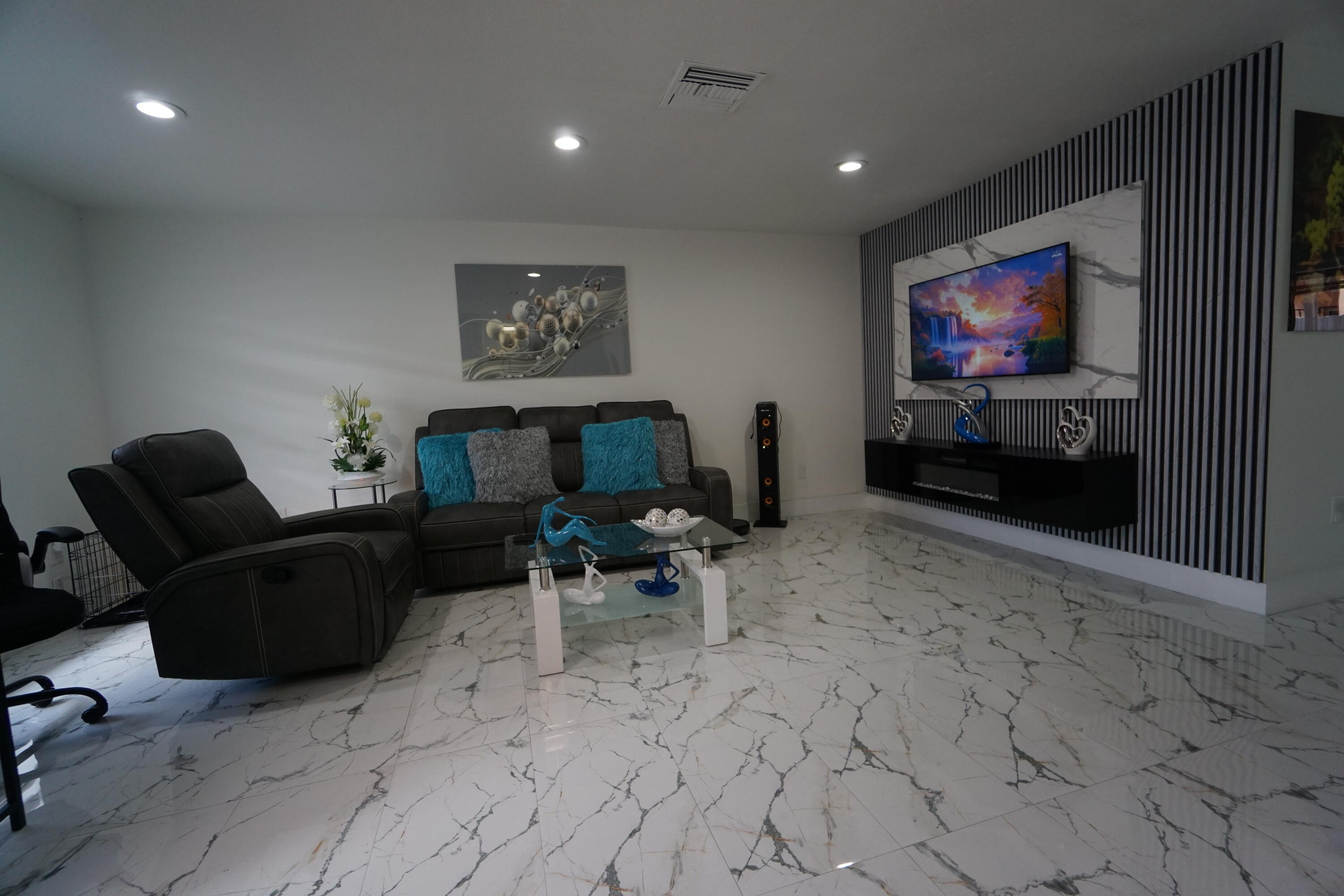 HIALEAH CLUB CONDO - Residential
