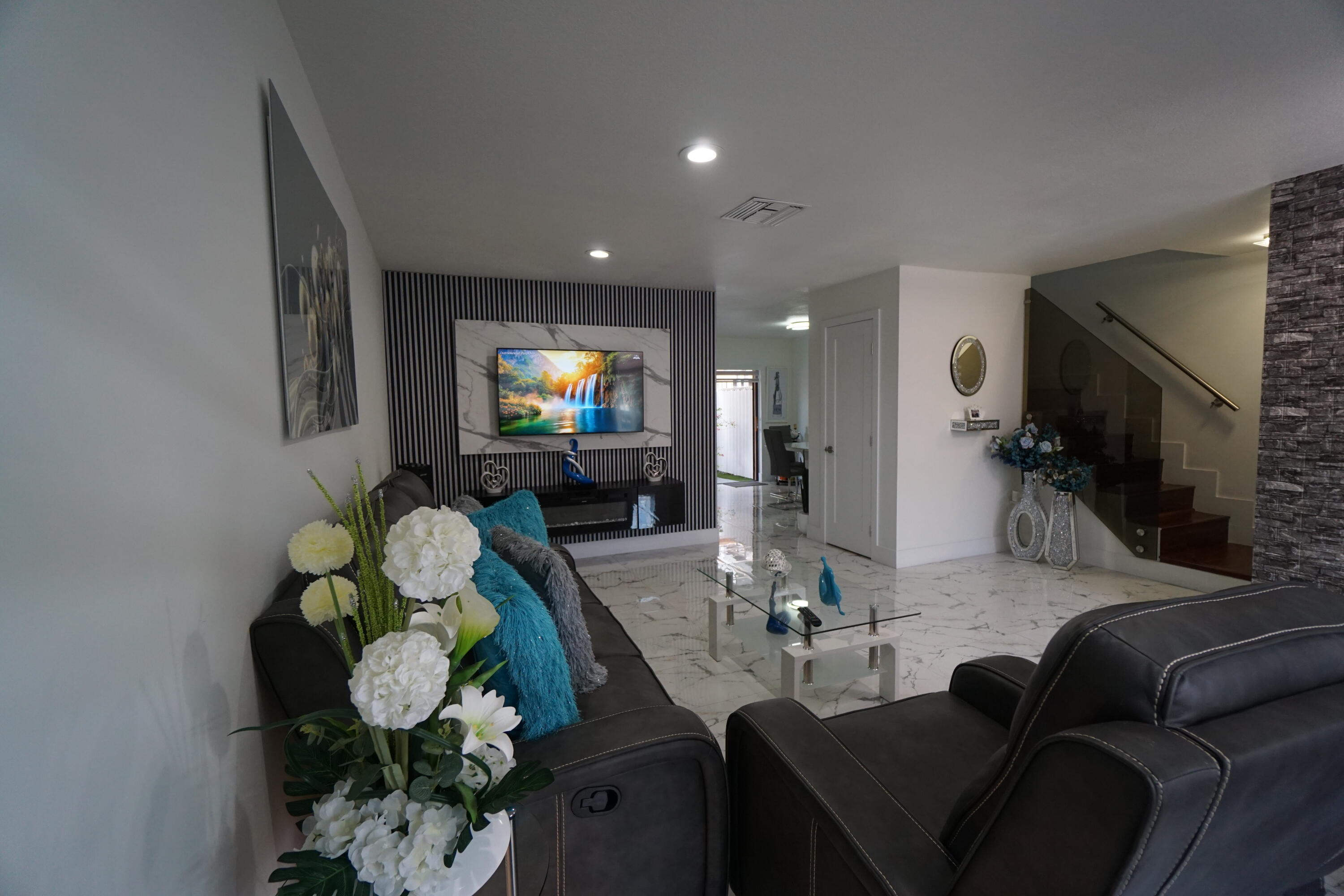 HIALEAH CLUB CONDO - Residential