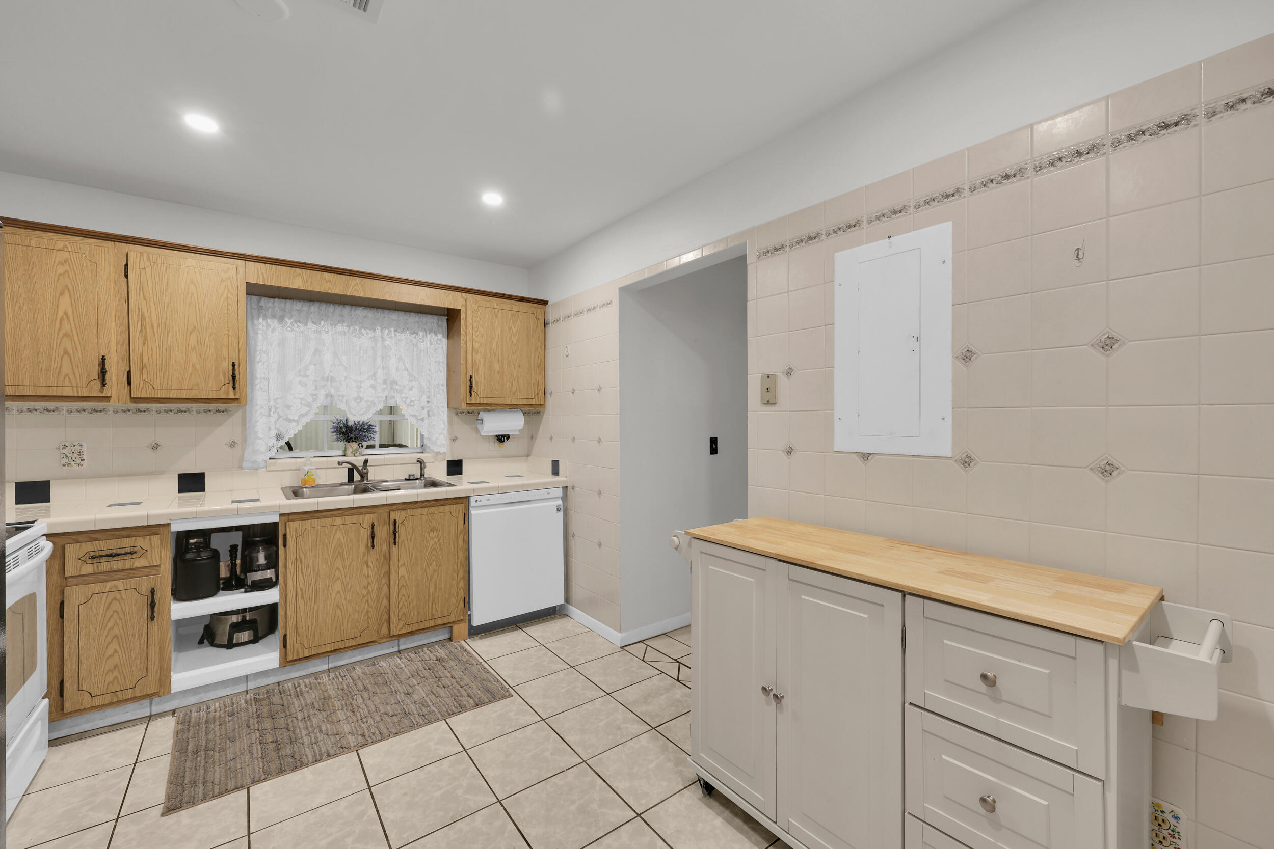 THE GROVE CONDOMINIUM SECTION 1 - Residential