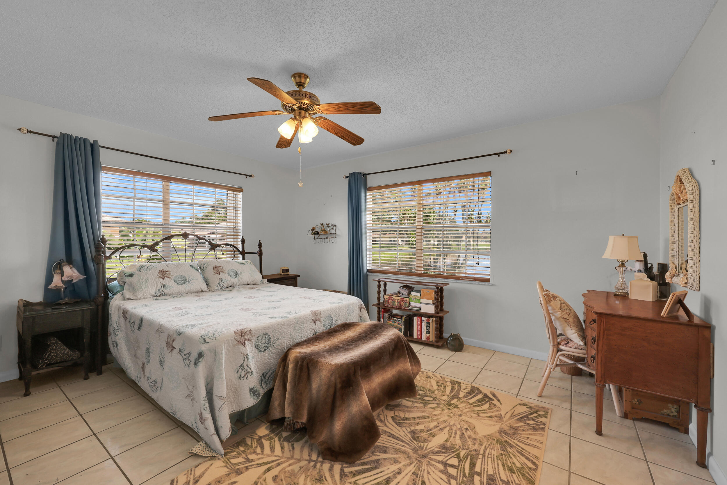 THE GROVE CONDOMINIUM SECTION 1 - Residential