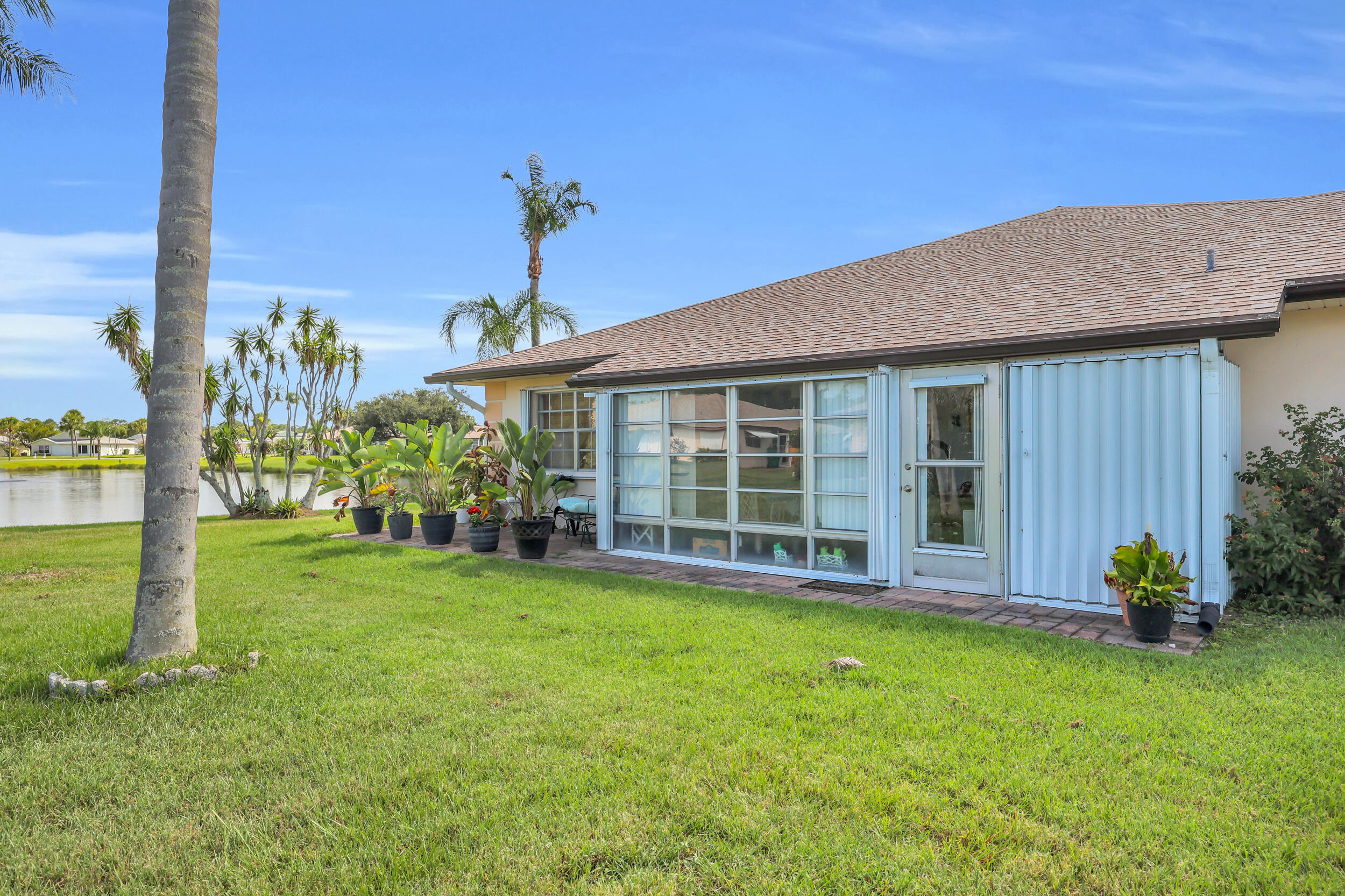THE GROVE CONDOMINIUM SECTION 1 - Residential