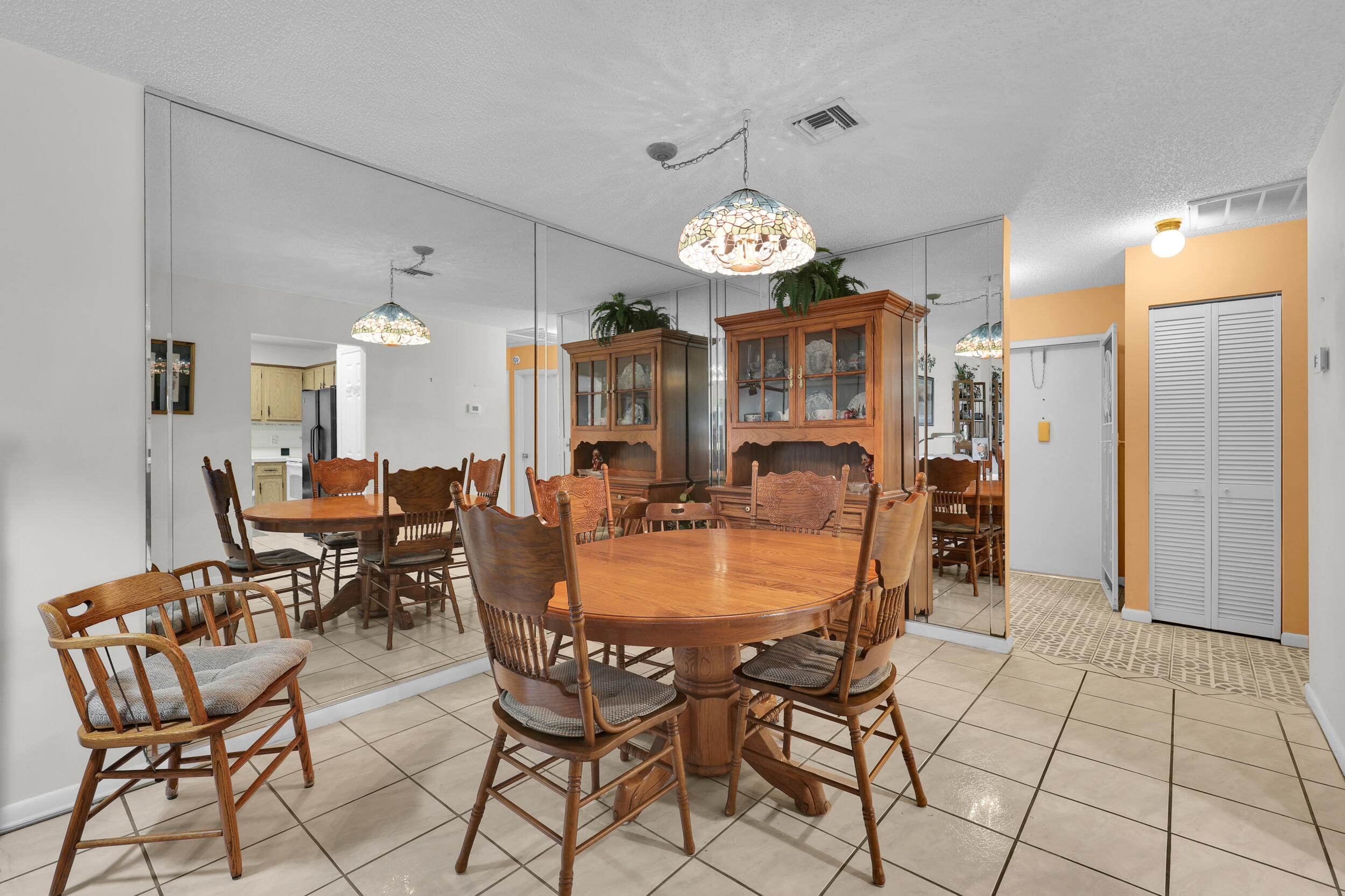 THE GROVE CONDOMINIUM SECTION 1 - Residential