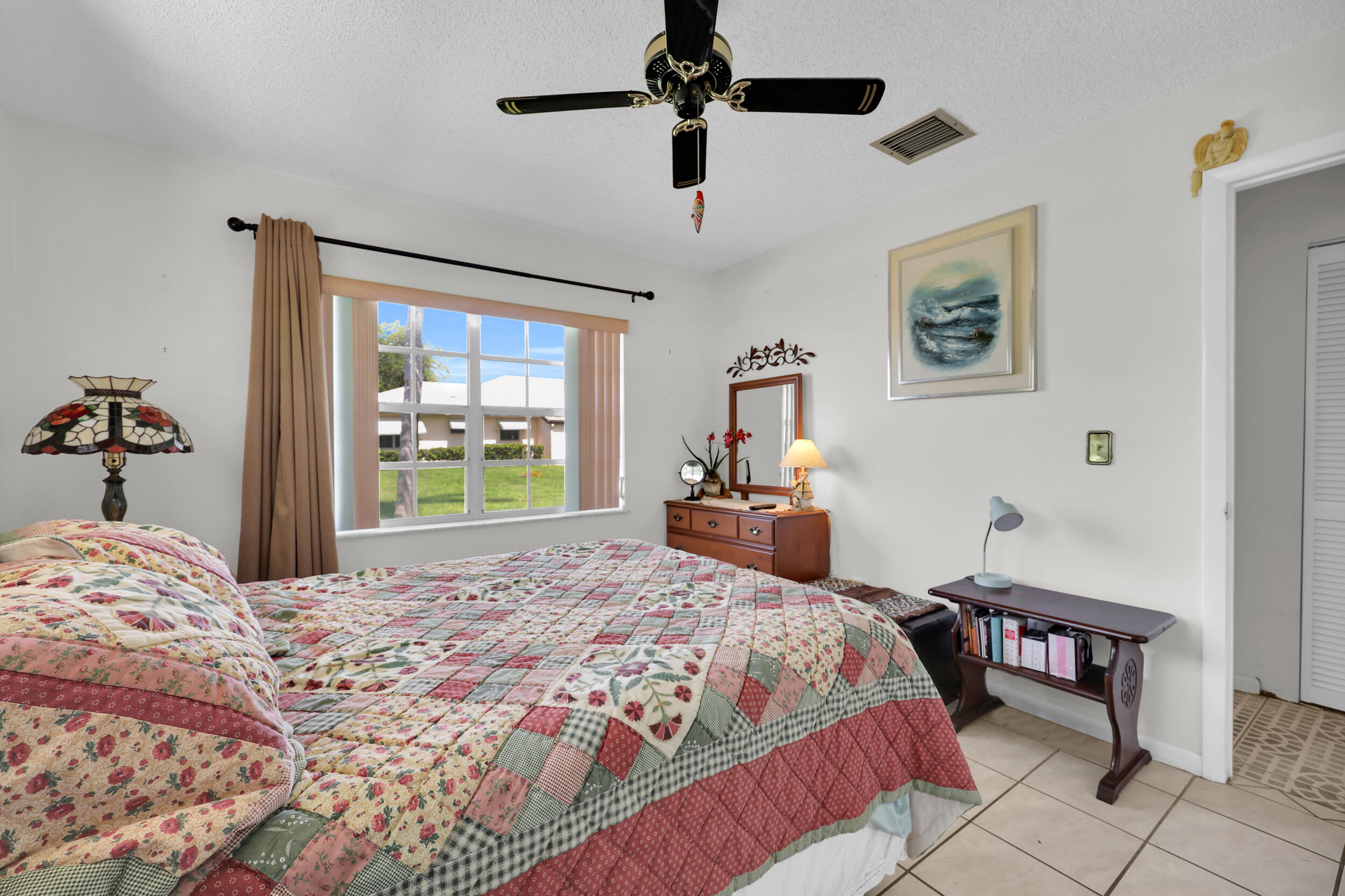 THE GROVE CONDOMINIUM SECTION 1 - Residential