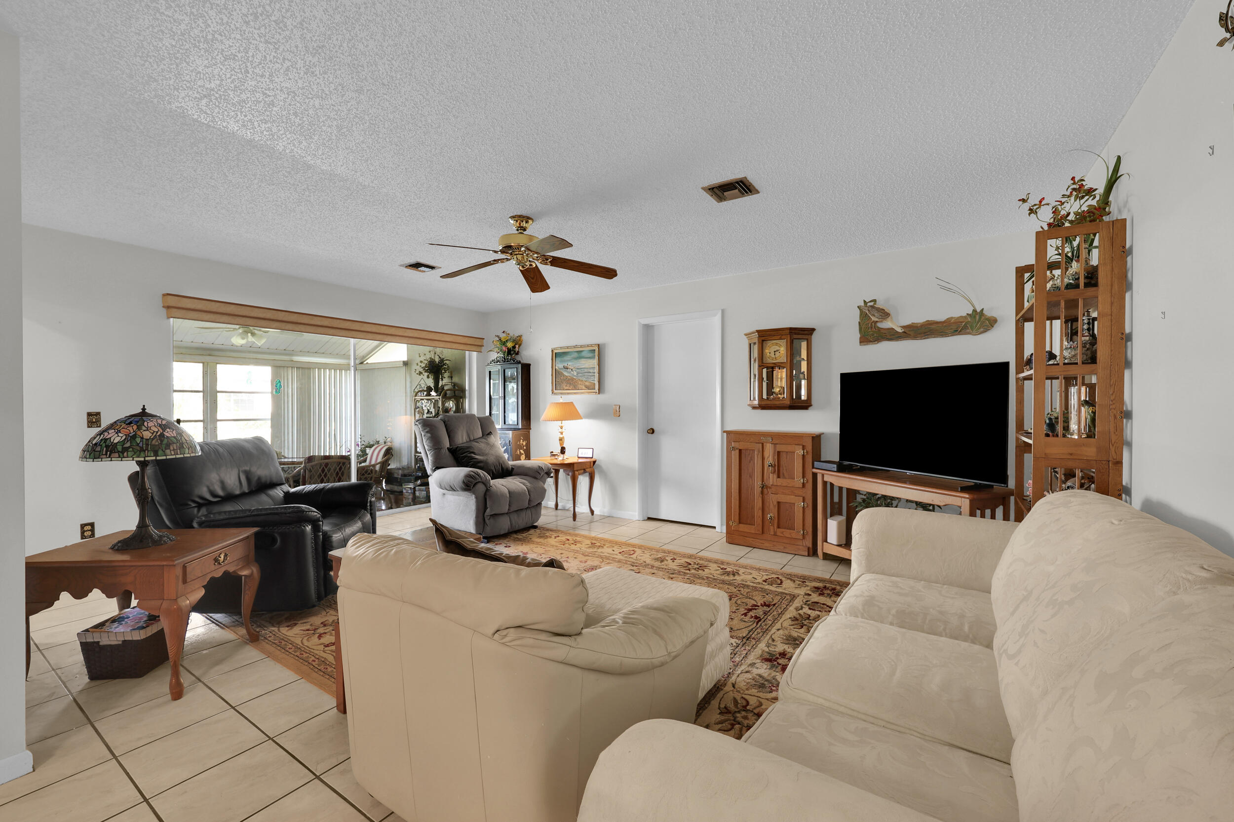 THE GROVE CONDOMINIUM SECTION 1 - Residential