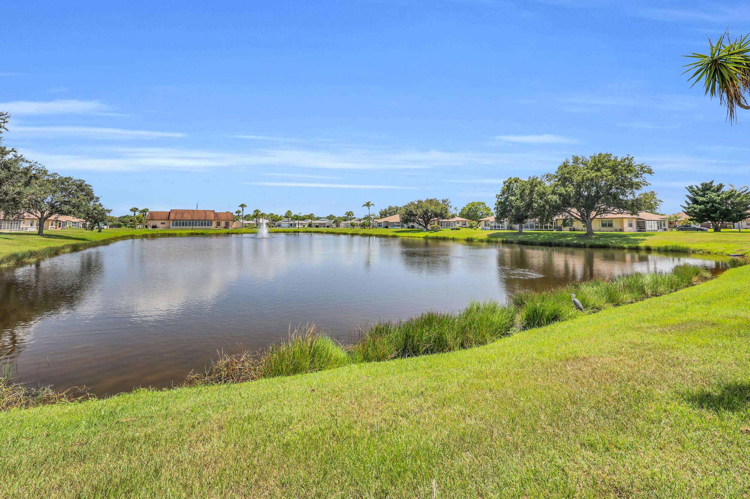 THE GROVE CONDOMINIUM SECTION 1 - Residential