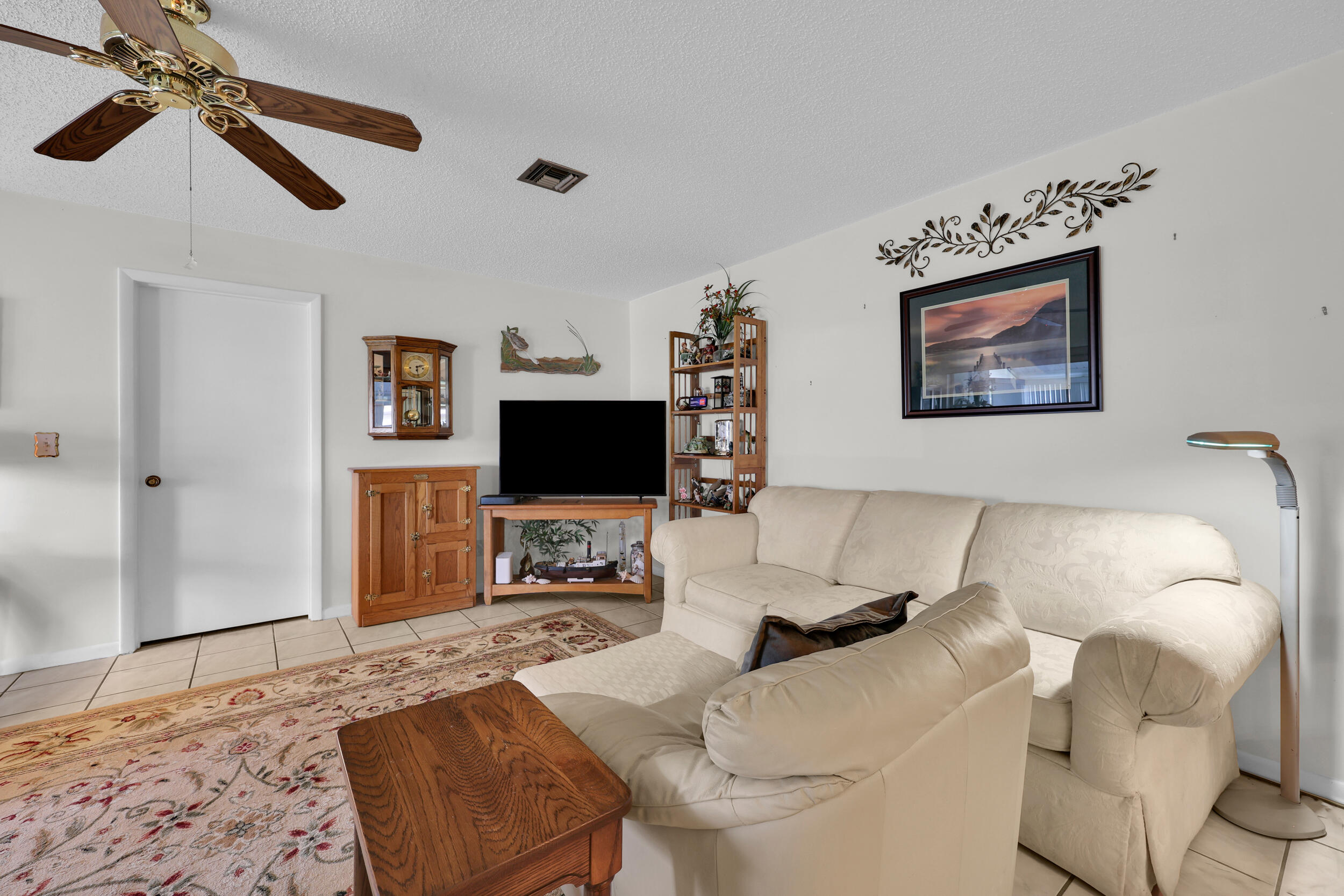 THE GROVE CONDOMINIUM SECTION 1 - Residential