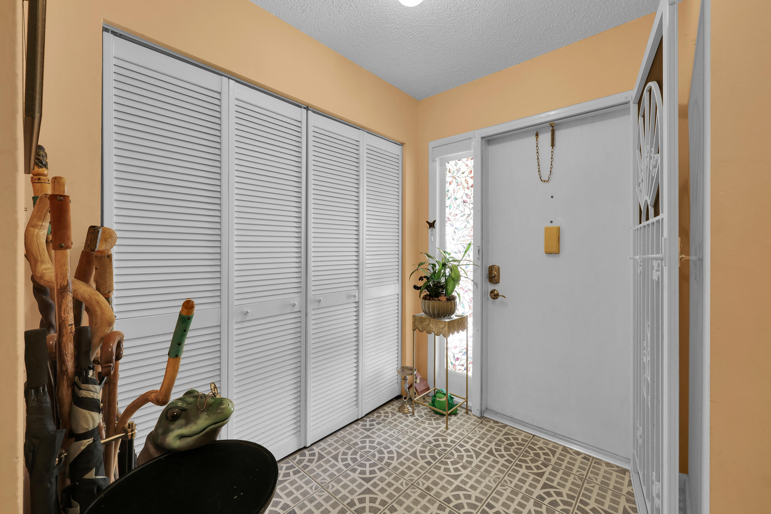 THE GROVE CONDOMINIUM SECTION 1 - Residential