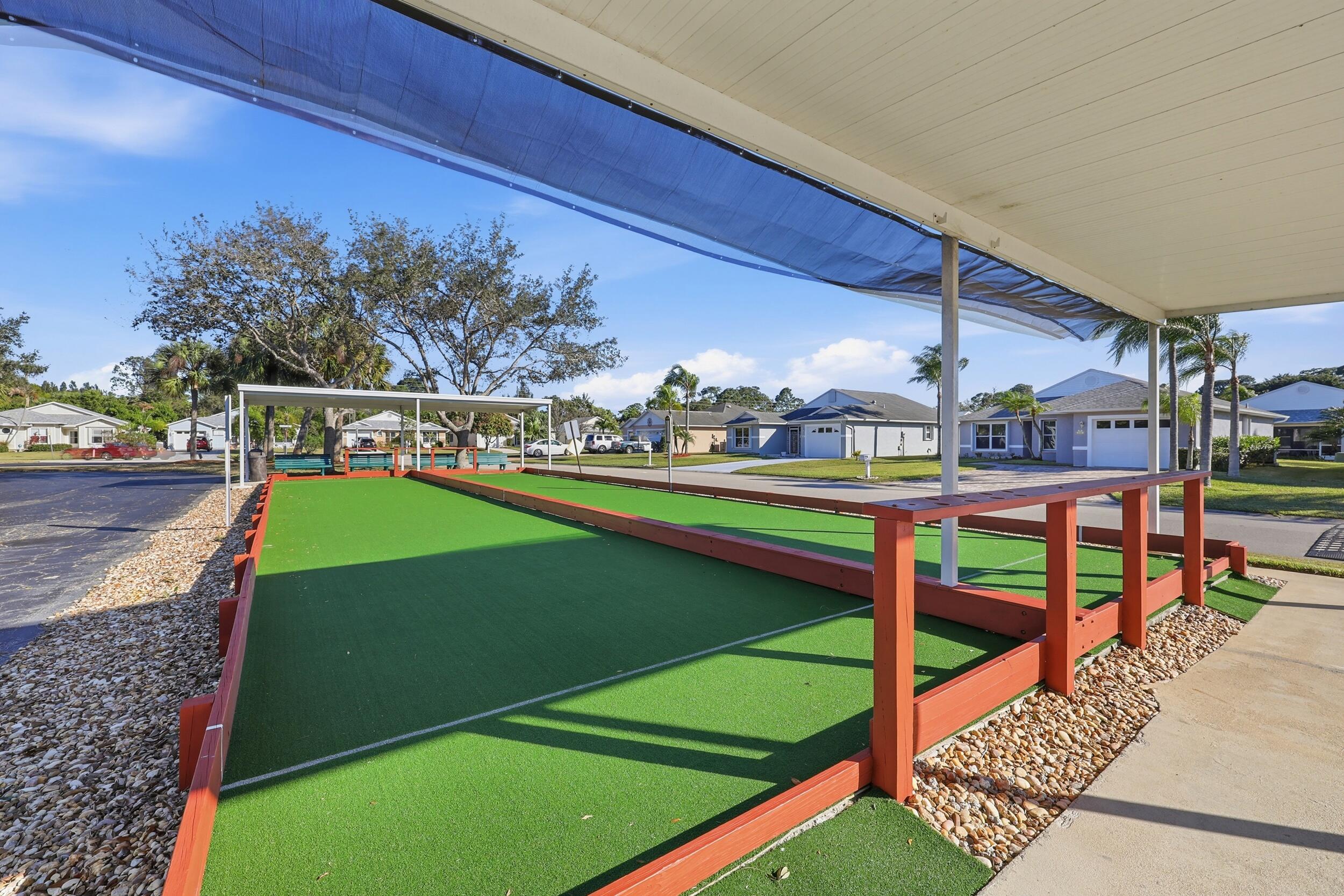 THE GROVE CONDOMINIUM SECTION 1 - Residential