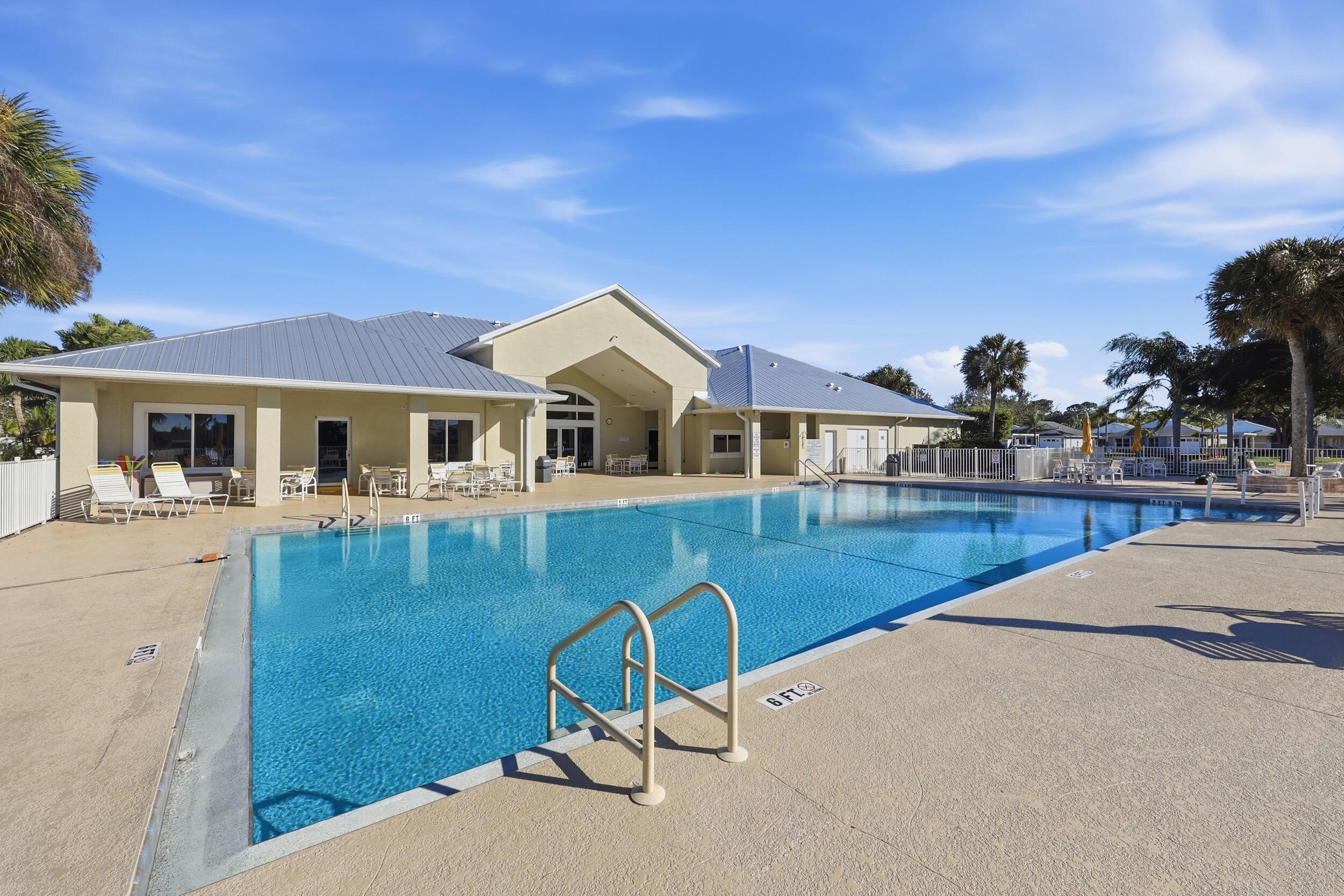 THE GROVE CONDOMINIUM SECTION 1 - Residential