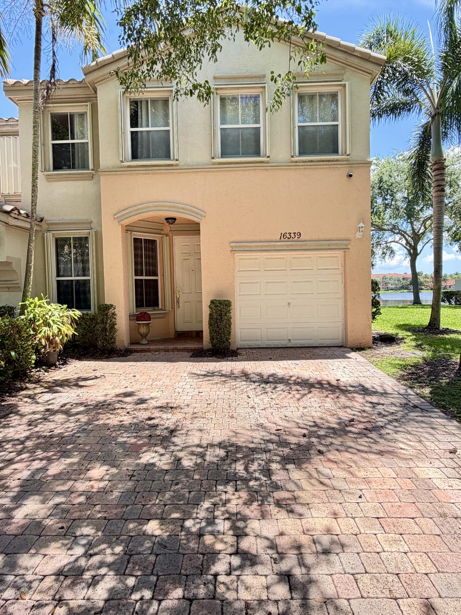 RIVIERA ISLES IV - Residential Lease