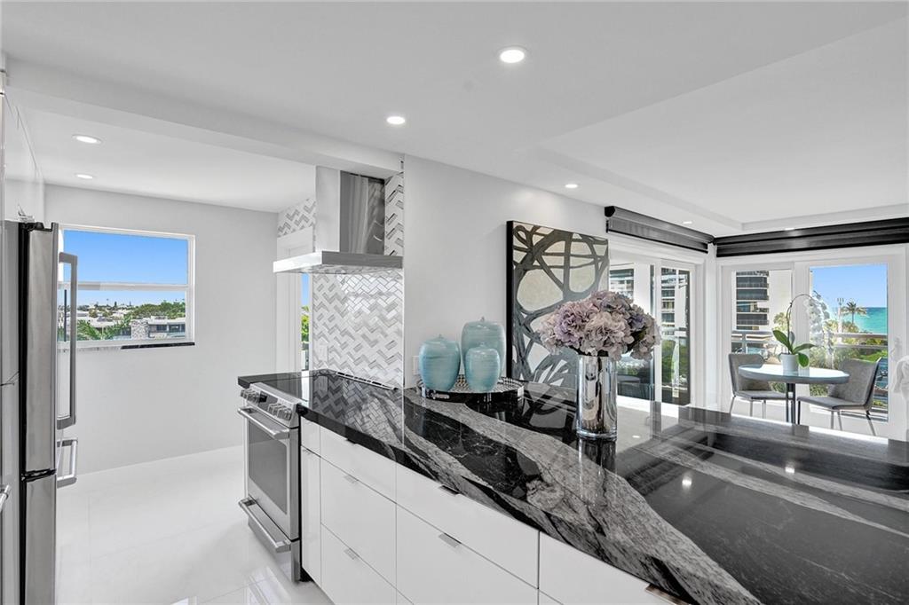 HILLSBORO ISLAND HOUSE - Residential