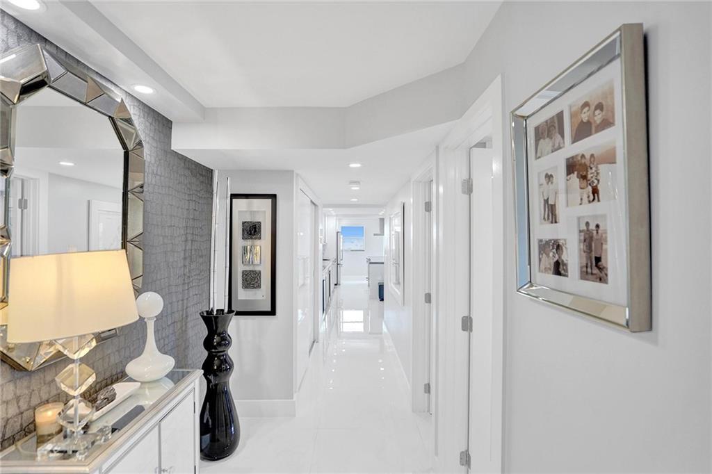 HILLSBORO ISLAND HOUSE - Residential