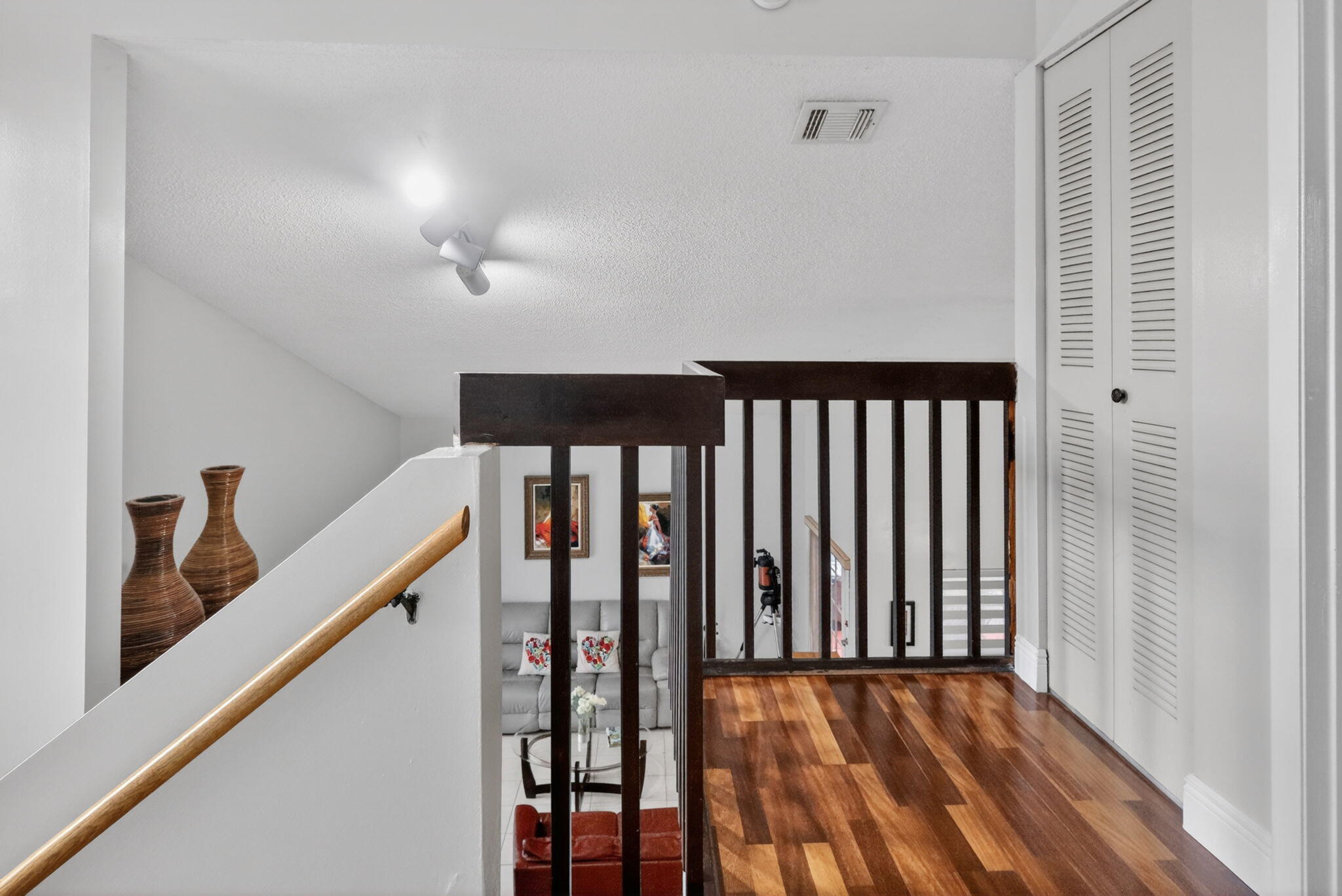 COUNTRY LAKE HOMES 1ST ADDN - Residential