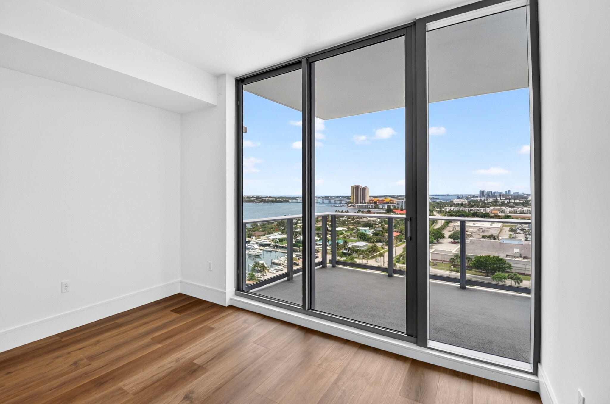 NAUTILUS 220 CONDO - Residential