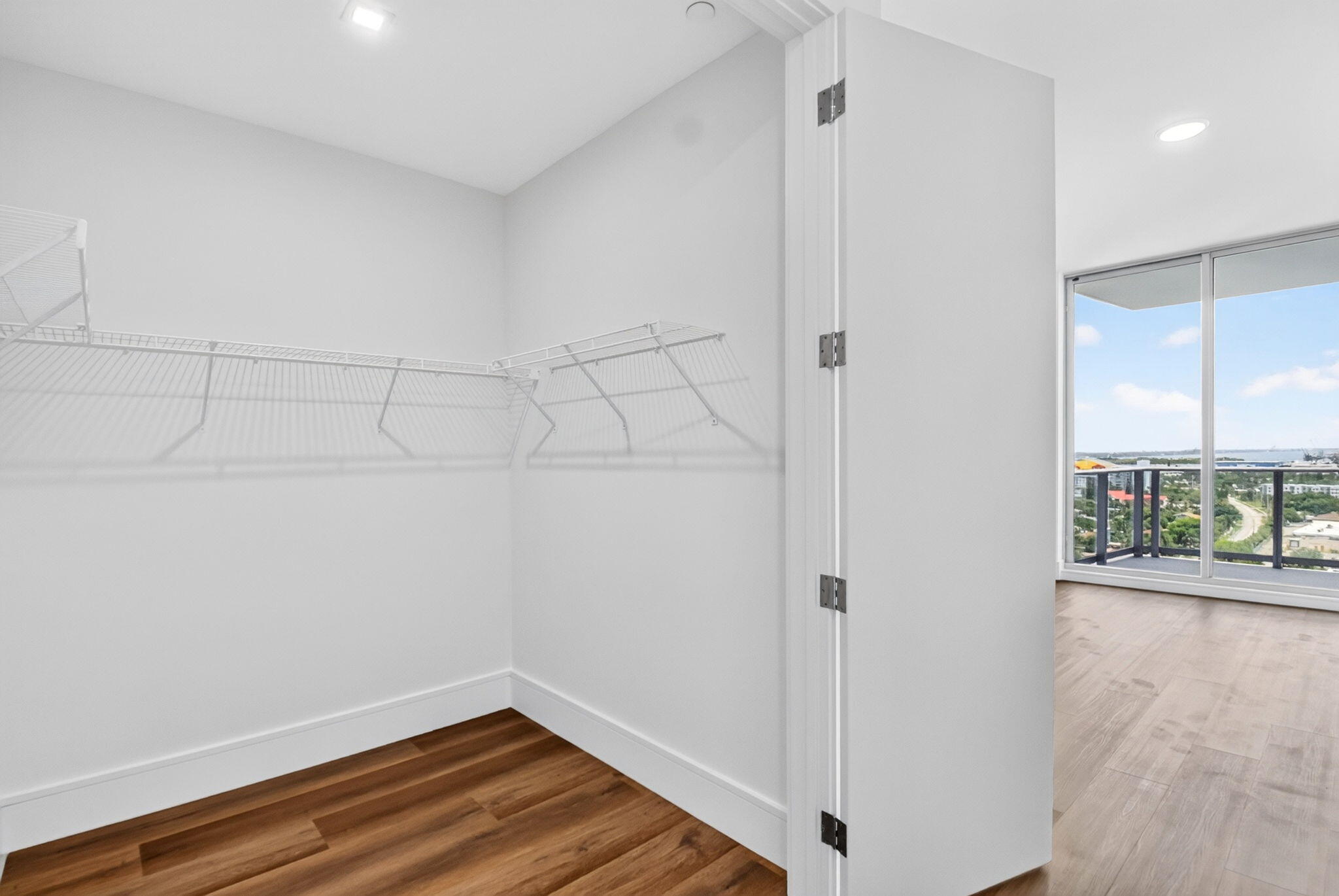 NAUTILUS 220 CONDO - Residential