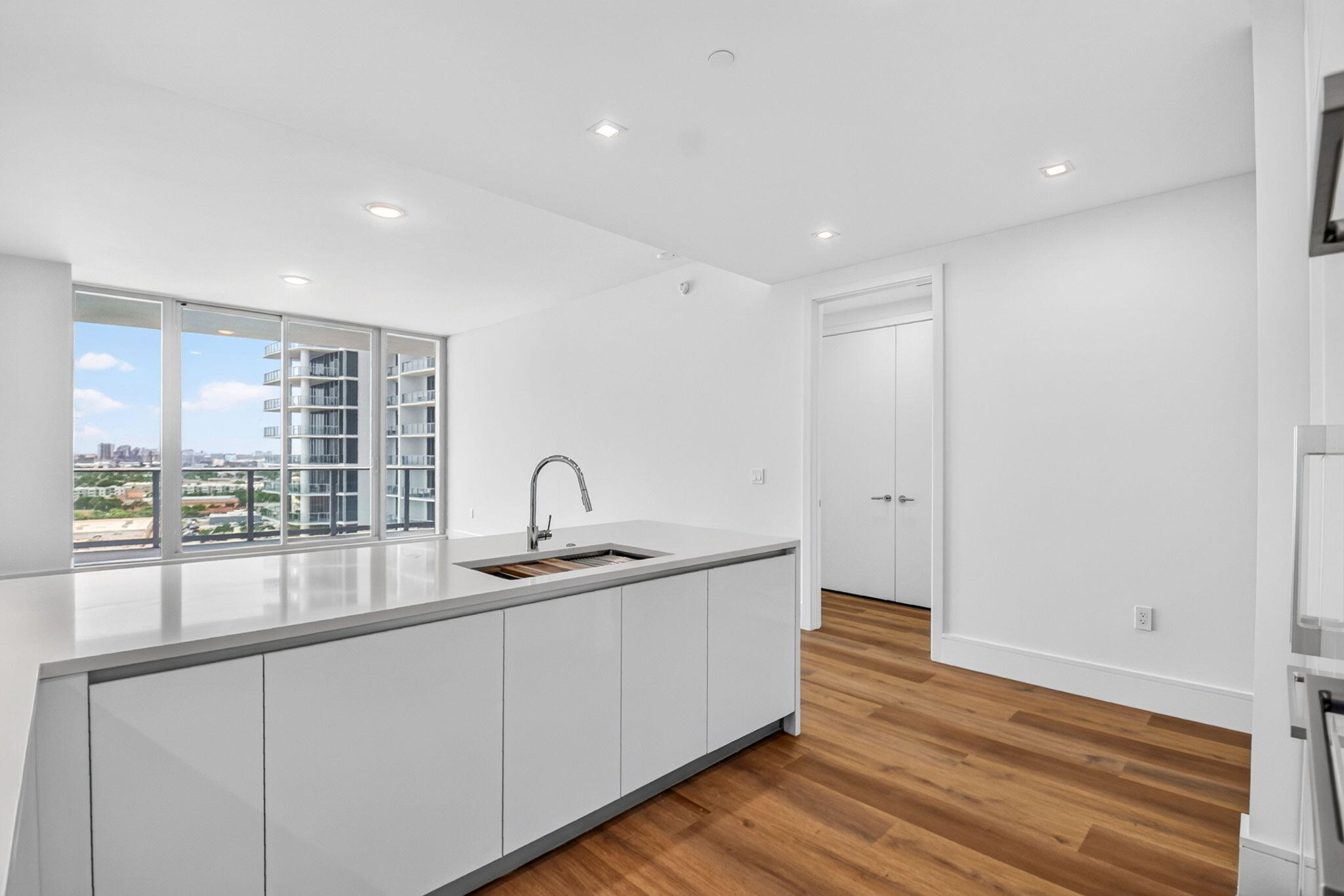 NAUTILUS 220 CONDO - Residential