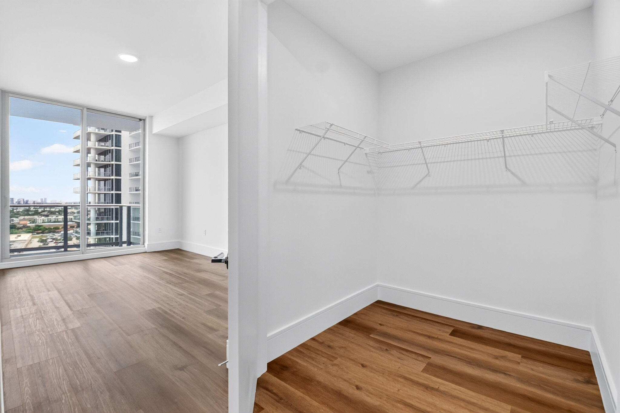 NAUTILUS 220 CONDO - Residential
