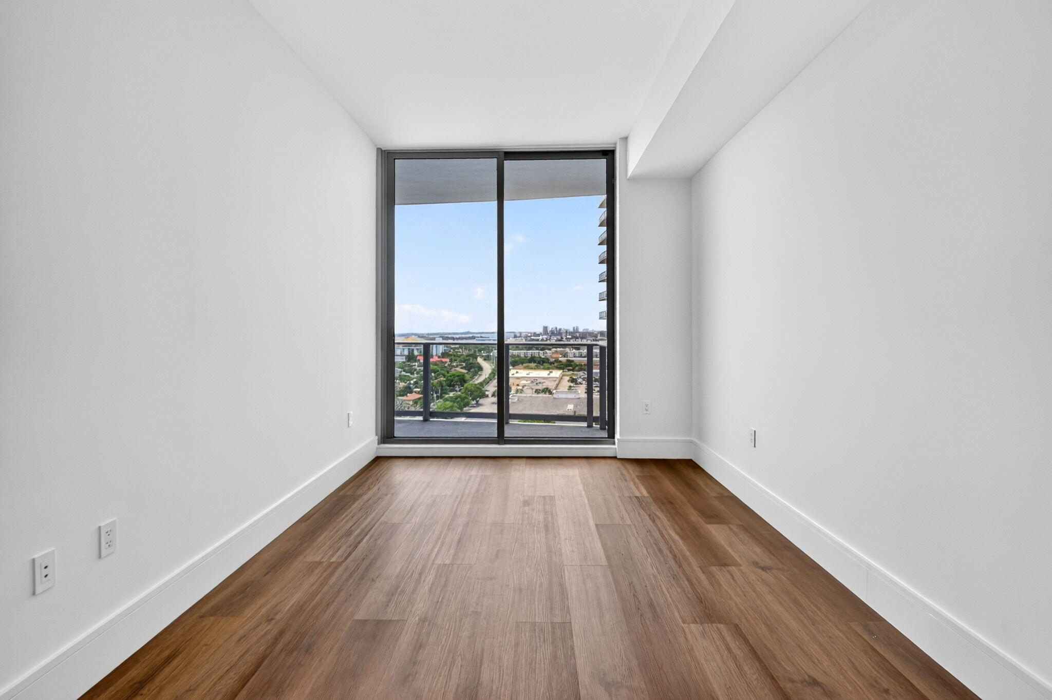 NAUTILUS 220 CONDO - Residential