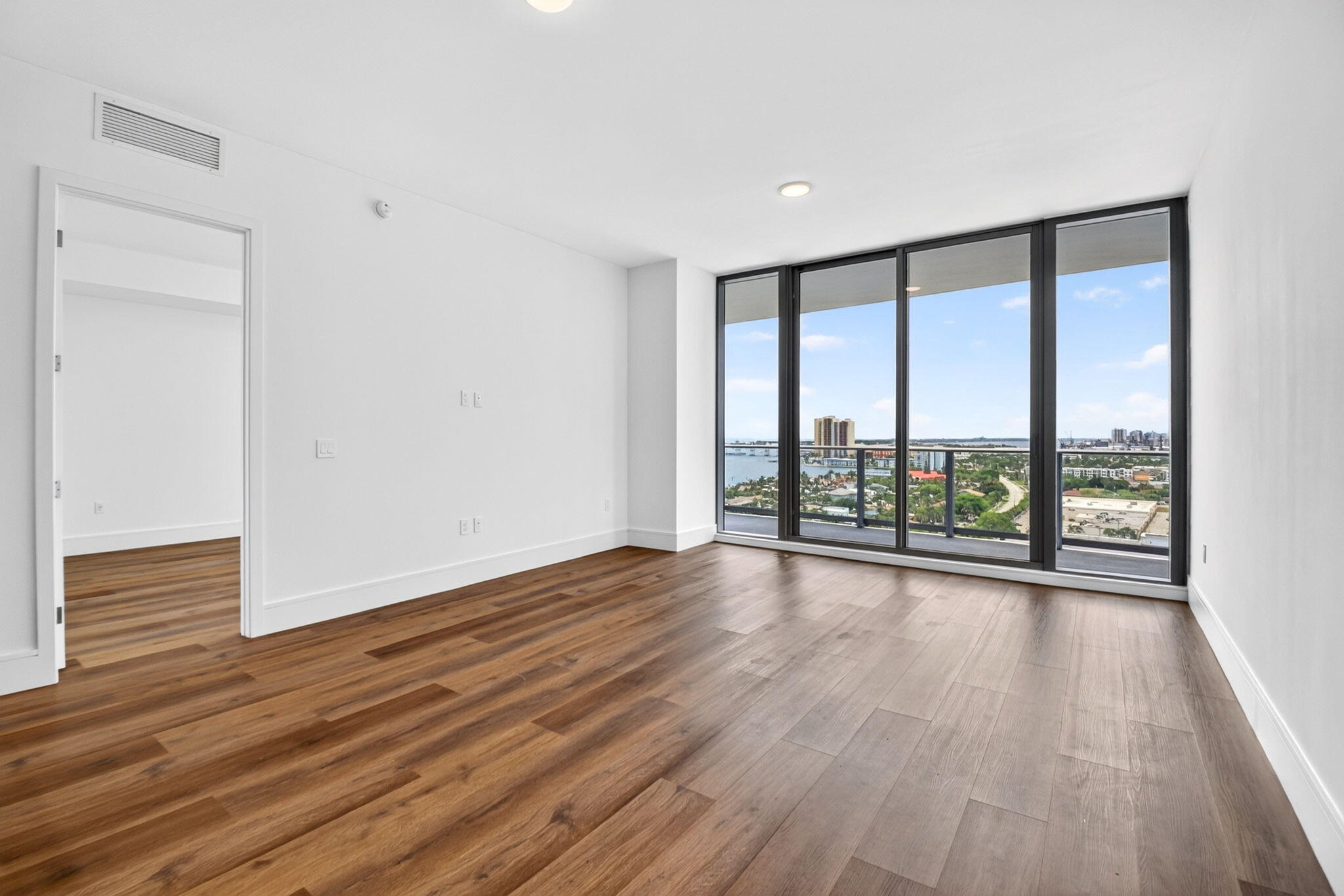 NAUTILUS 220 CONDO - Residential