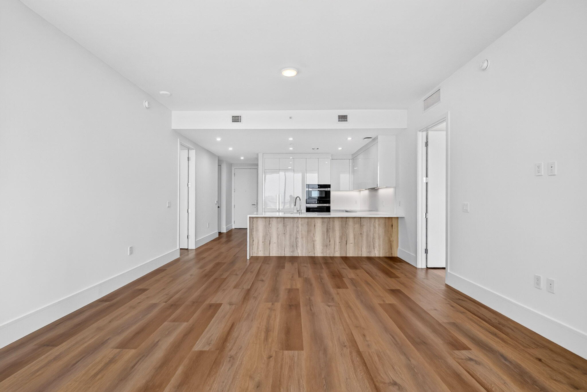 NAUTILUS 220 CONDO - Residential