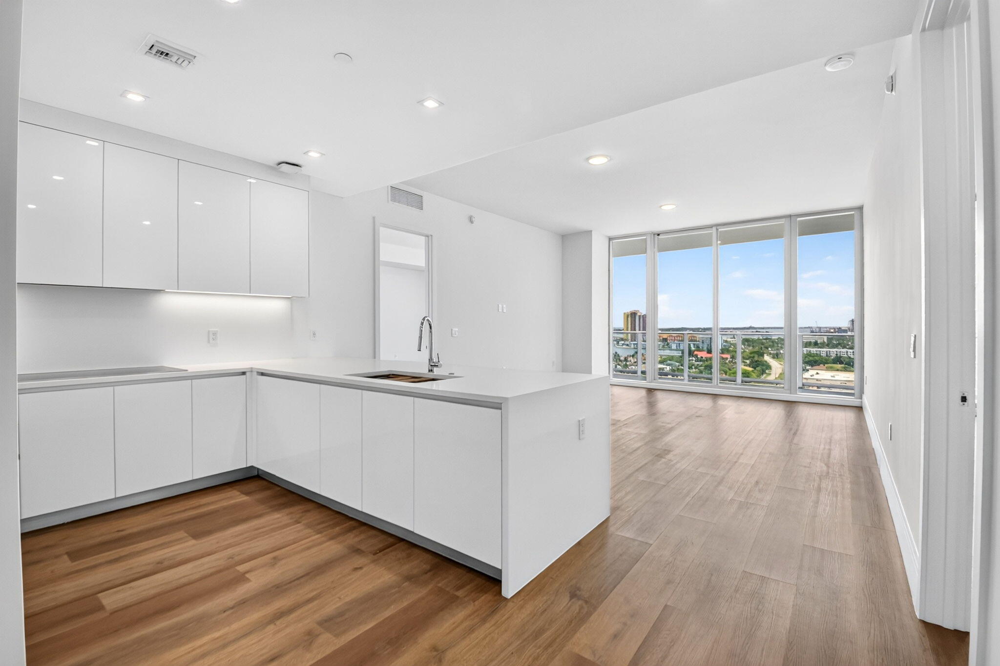 NAUTILUS 220 CONDO - Residential