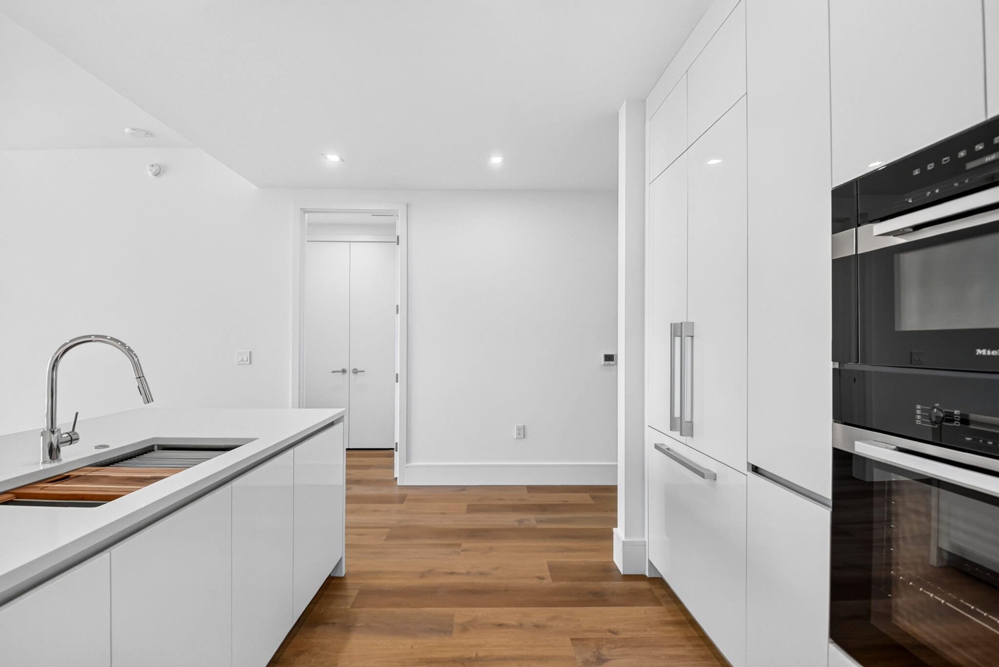 NAUTILUS 220 CONDO - Residential