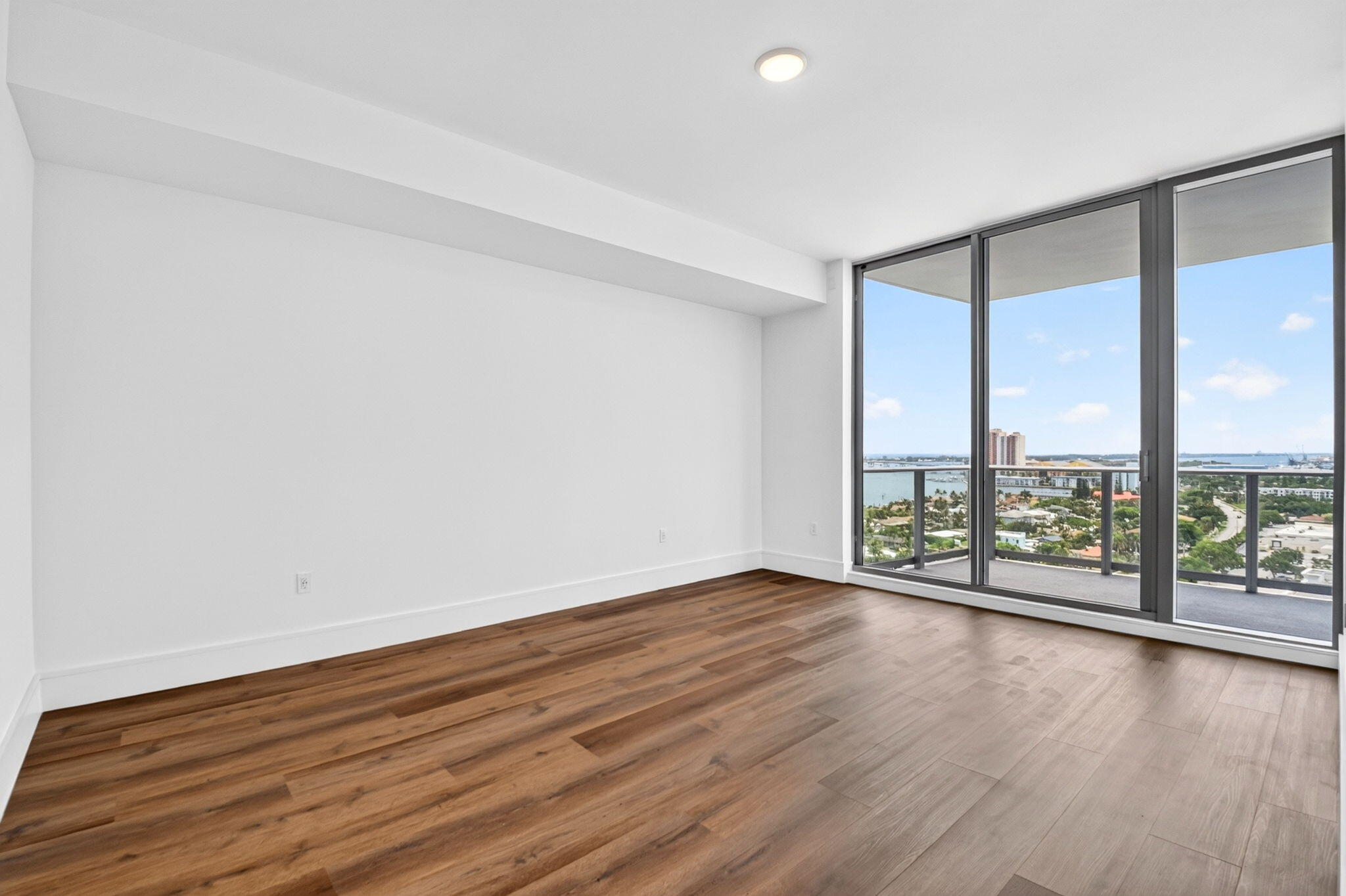 NAUTILUS 220 CONDO - Residential