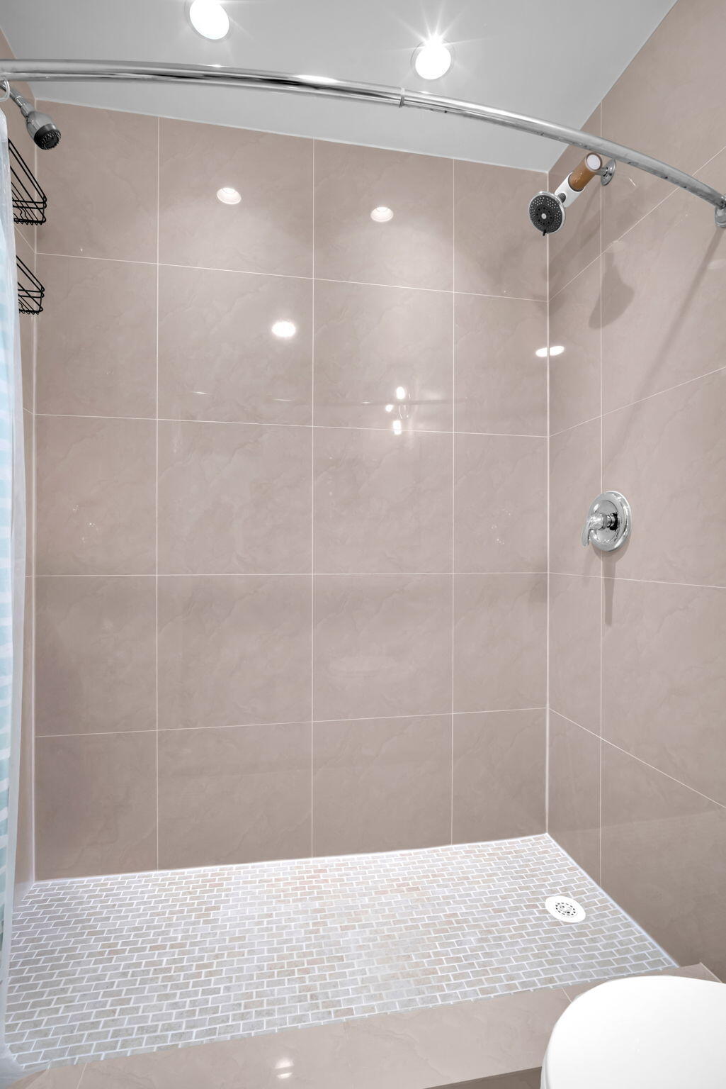 IMPERIAL POINT COLONNADES CONDO - Residential
