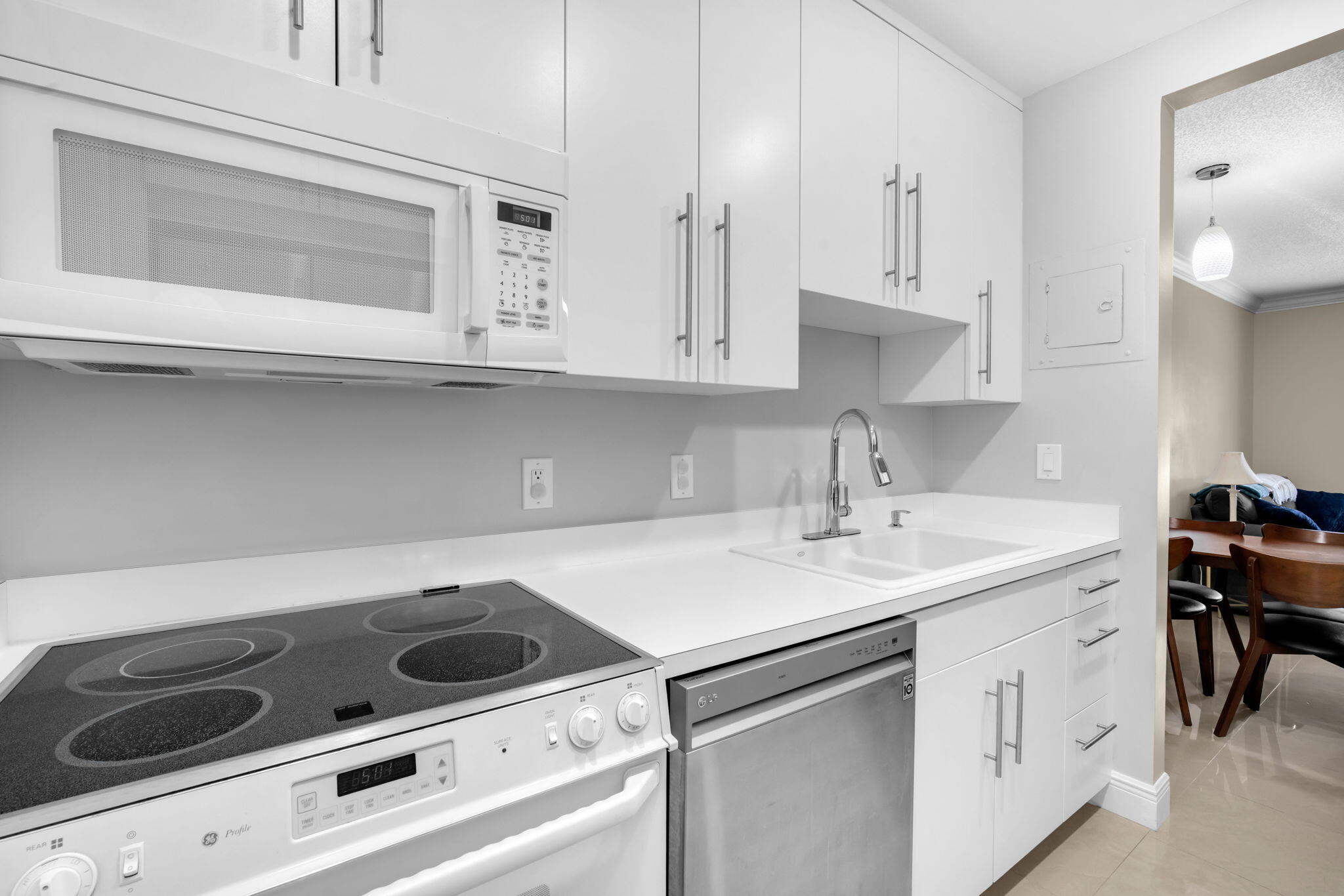 IMPERIAL POINT COLONNADES CONDO - Residential