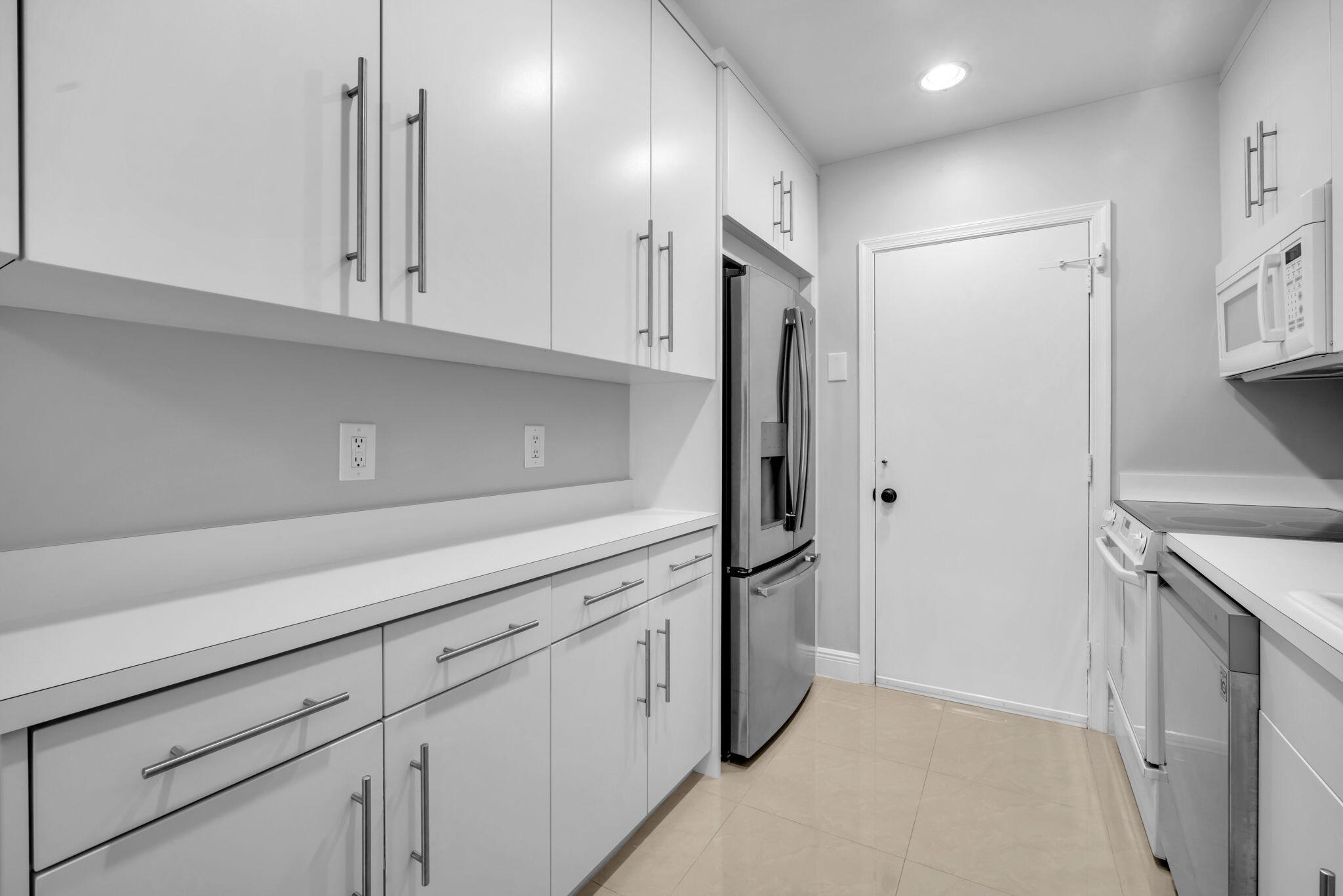 IMPERIAL POINT COLONNADES CONDO - Residential