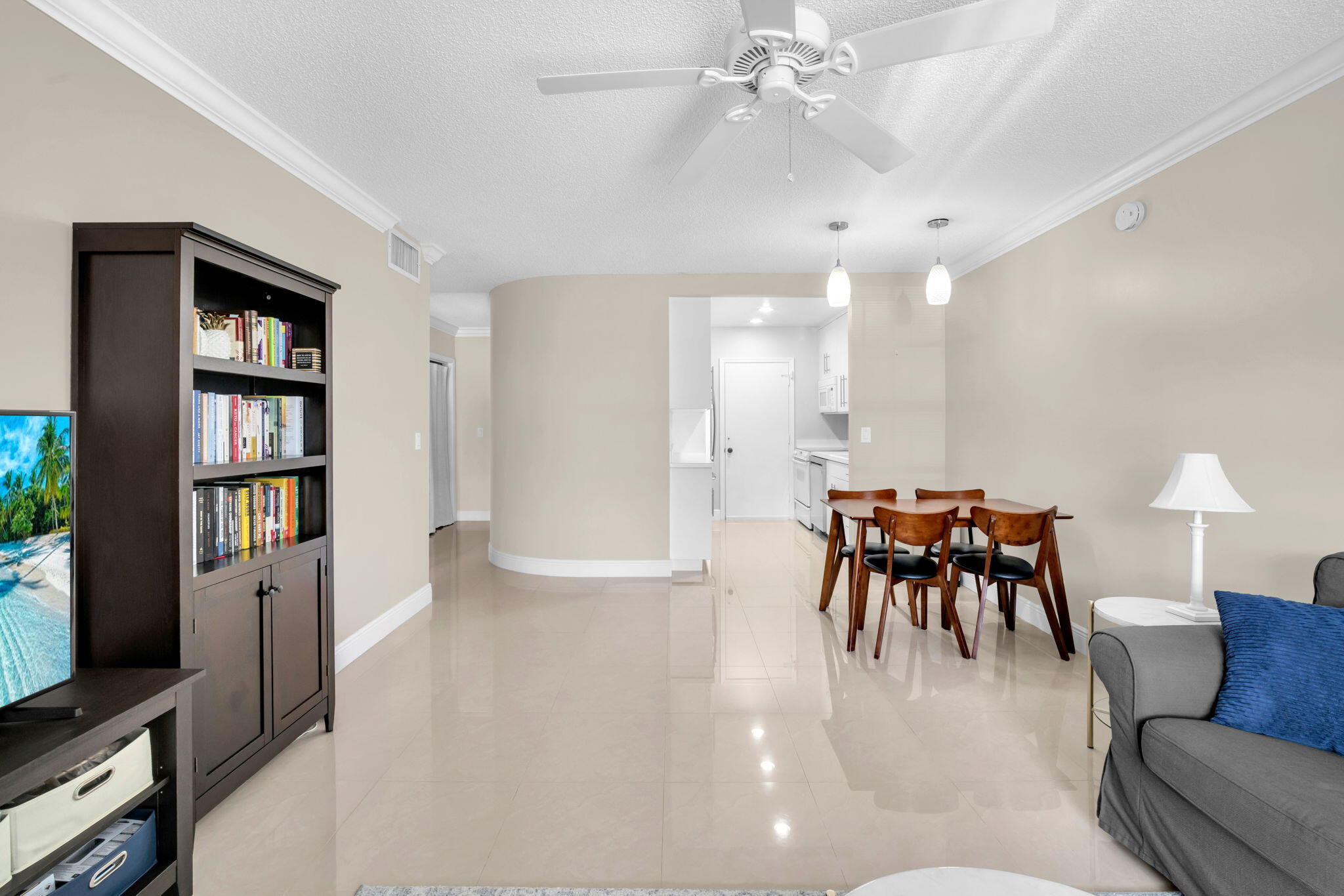 IMPERIAL POINT COLONNADES CONDO - Residential