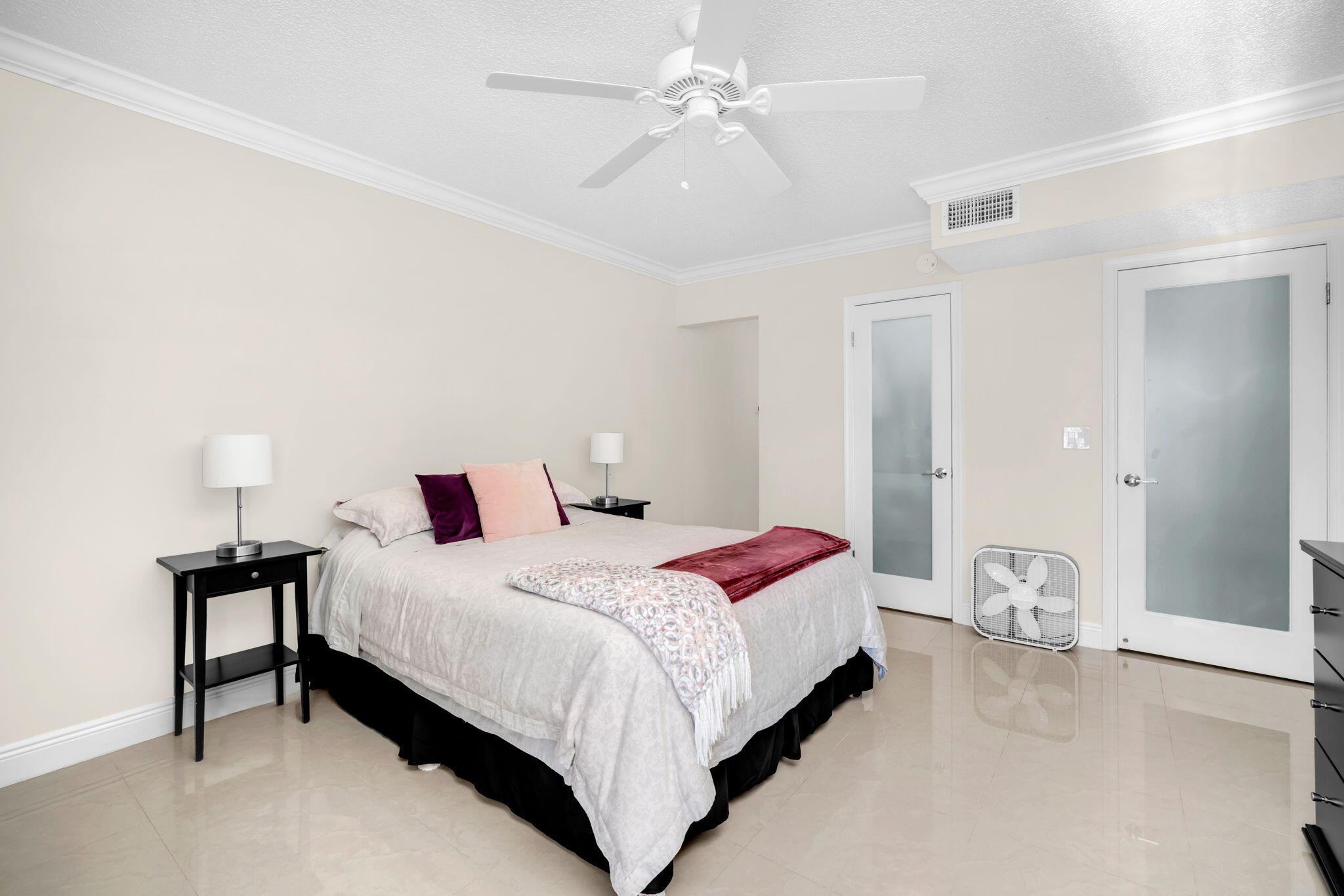 IMPERIAL POINT COLONNADES CONDO - Residential