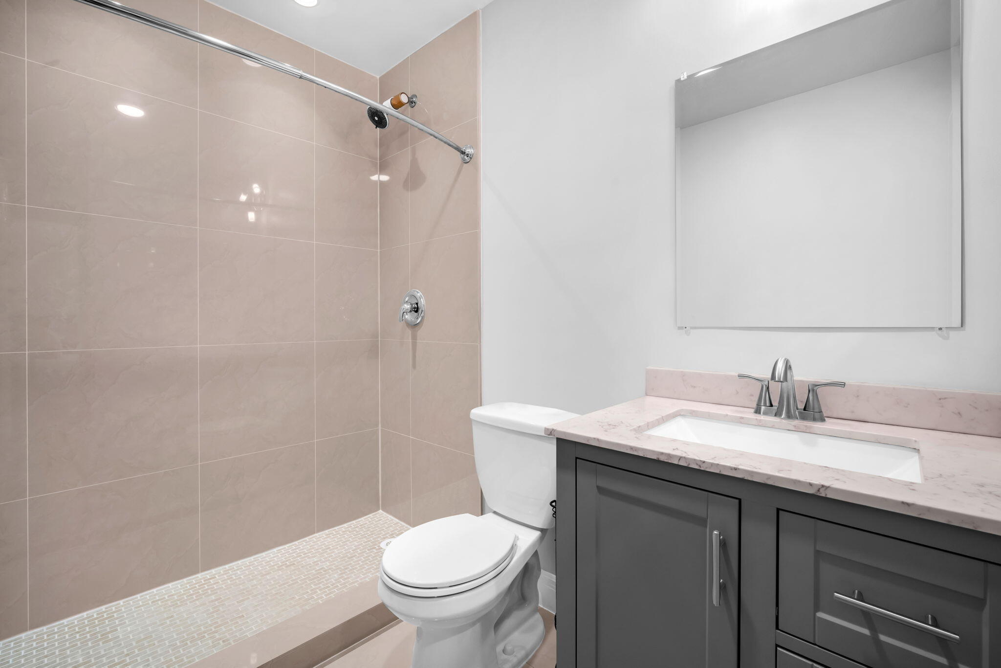 IMPERIAL POINT COLONNADES CONDO - Residential