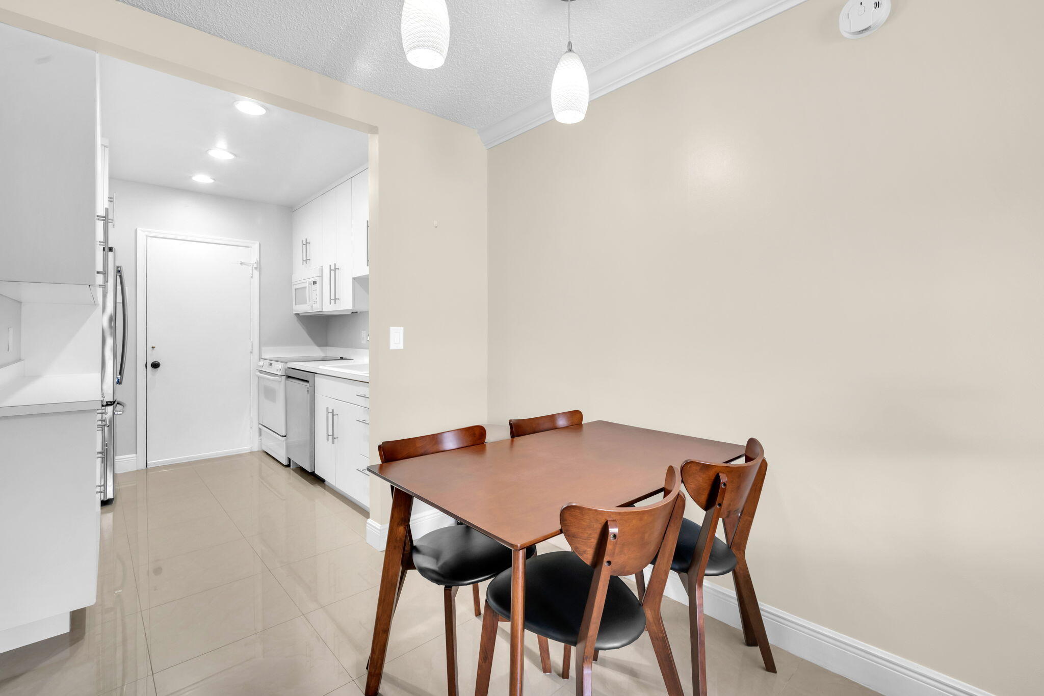 IMPERIAL POINT COLONNADES CONDO - Residential