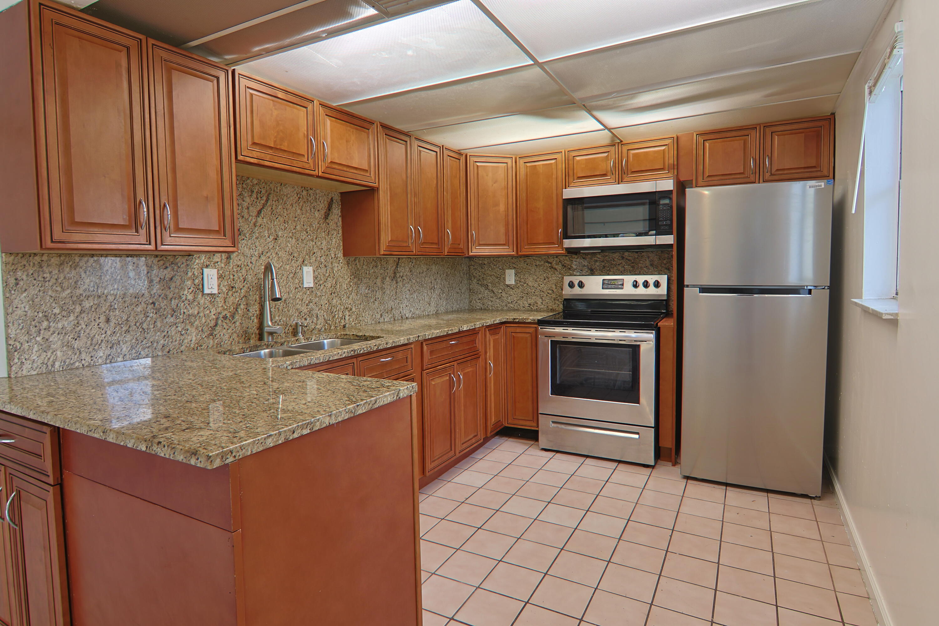 FORTY-ONE HUNDRED CONDO - Residential