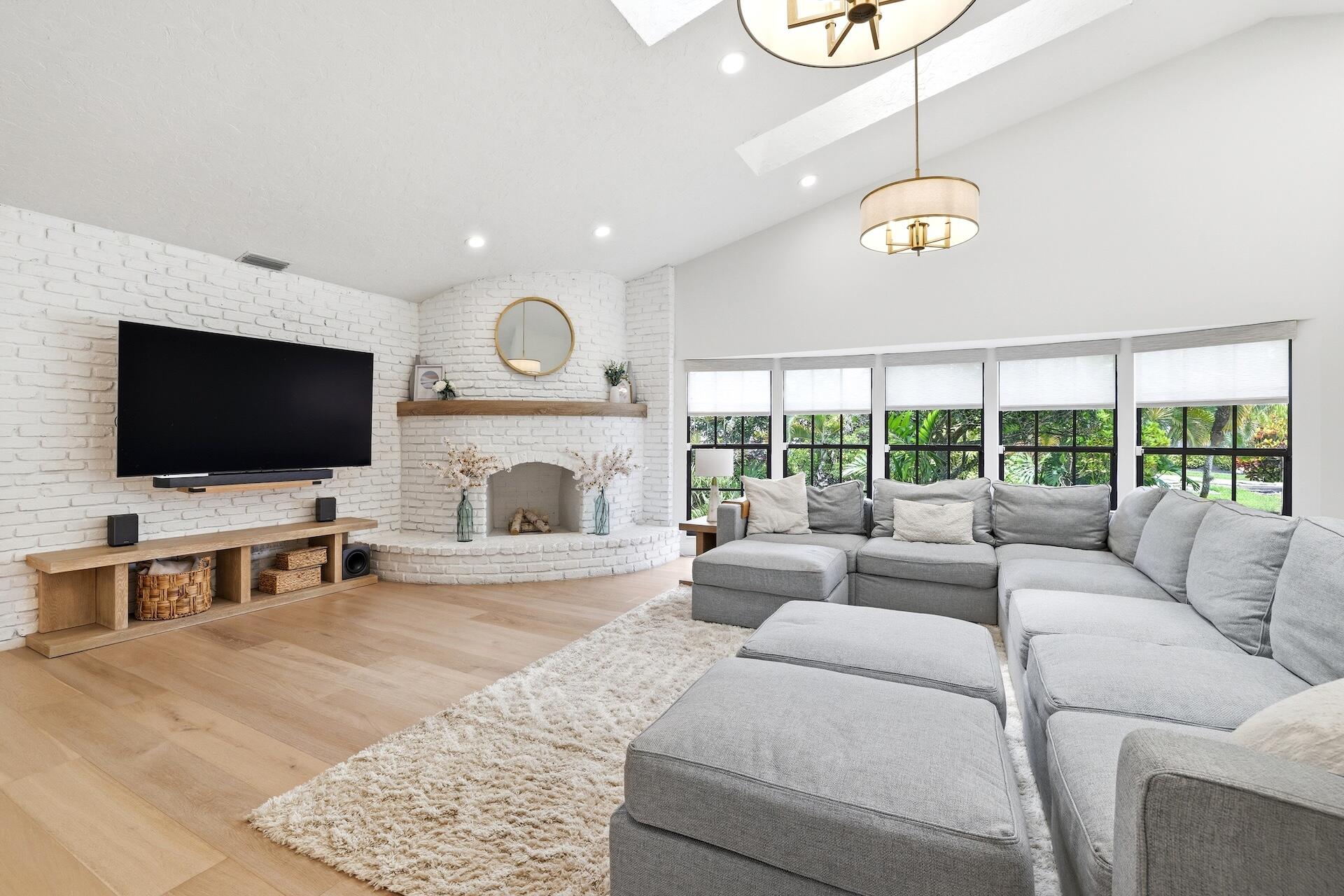 MEADOW WOOD OF THE LANDINGS AT WELLINGTO - Residential