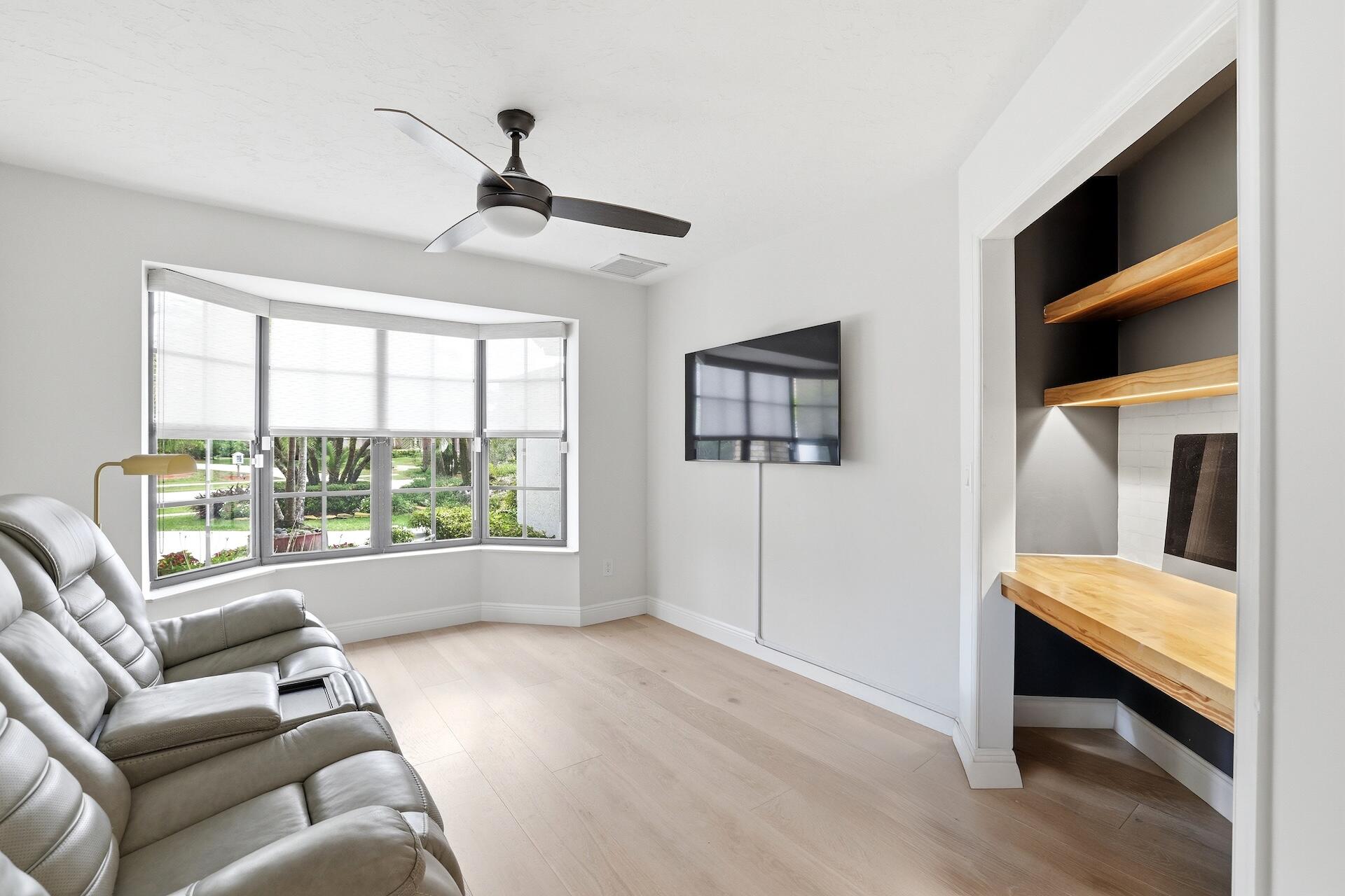 MEADOW WOOD OF THE LANDINGS AT WELLINGTO - Residential