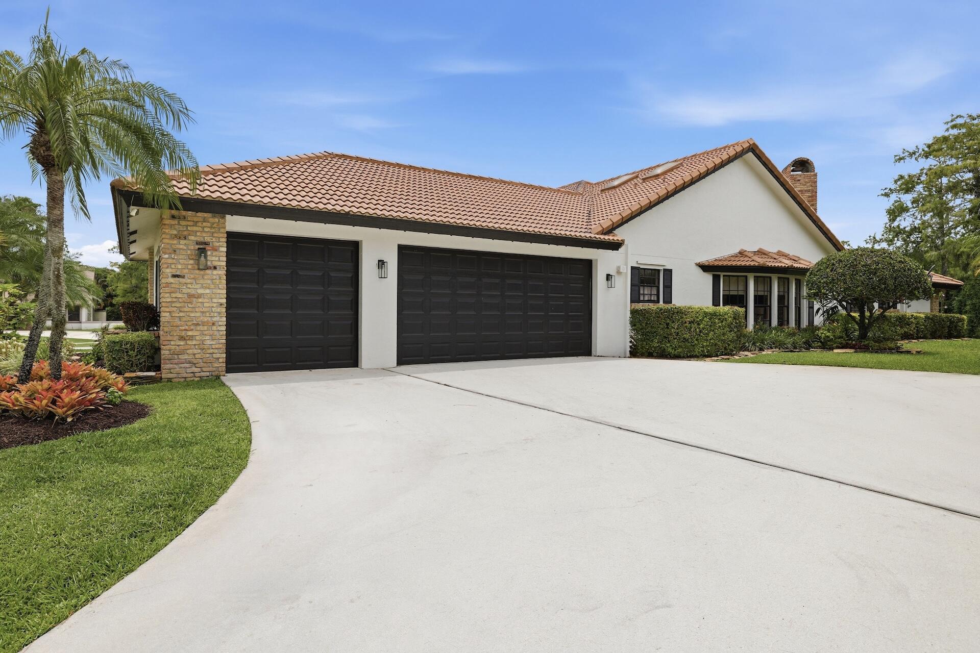 MEADOW WOOD OF THE LANDINGS AT WELLINGTO - Residential